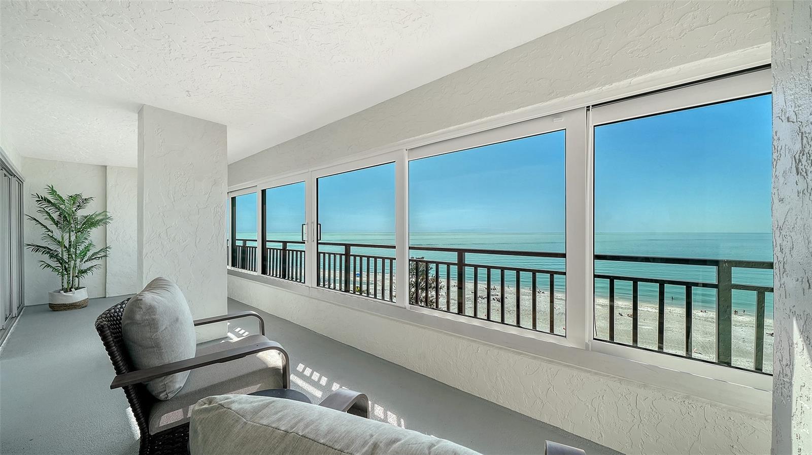 Image 10 of 73 For 20 Whispering Sands Drive 1201