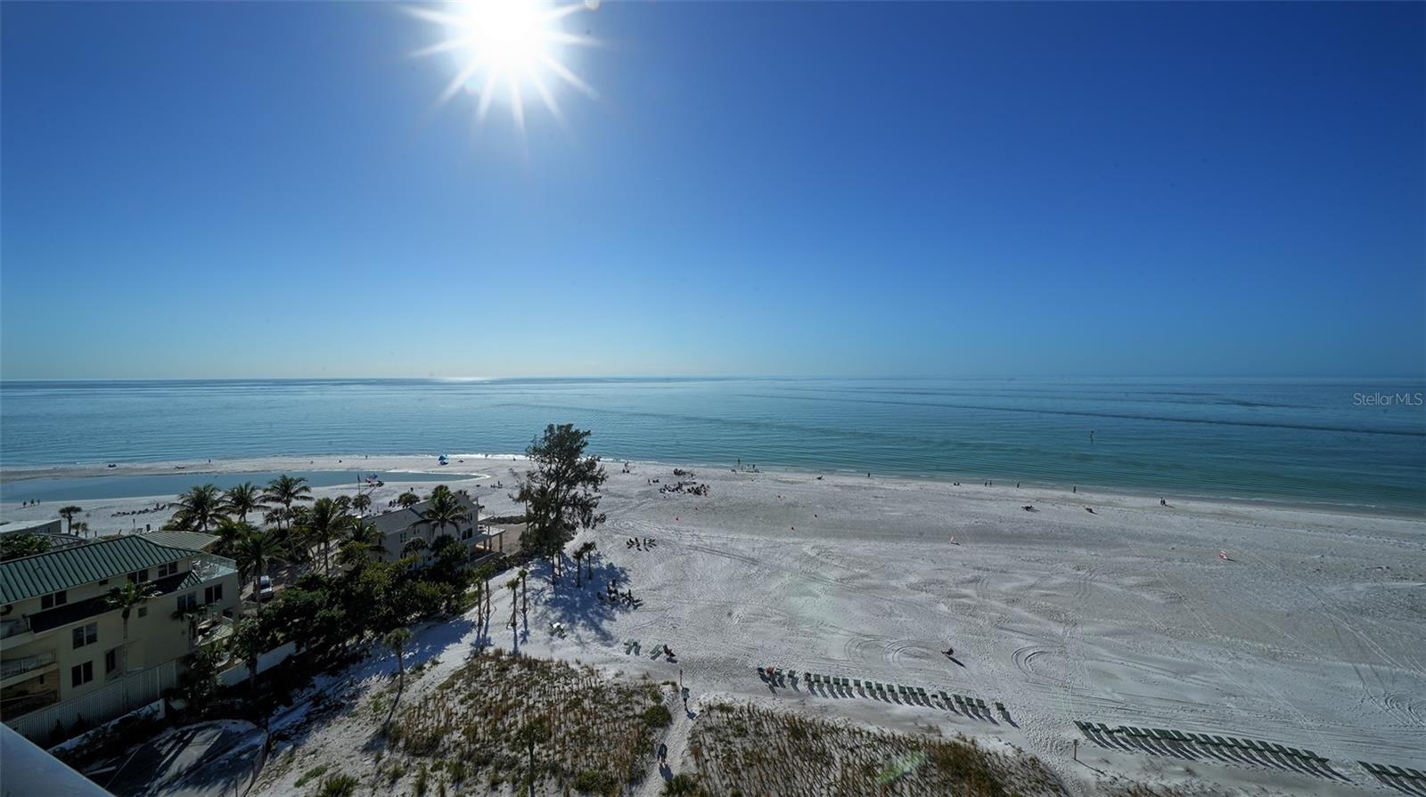 Image 14 of 73 For 20 Whispering Sands Drive 1201