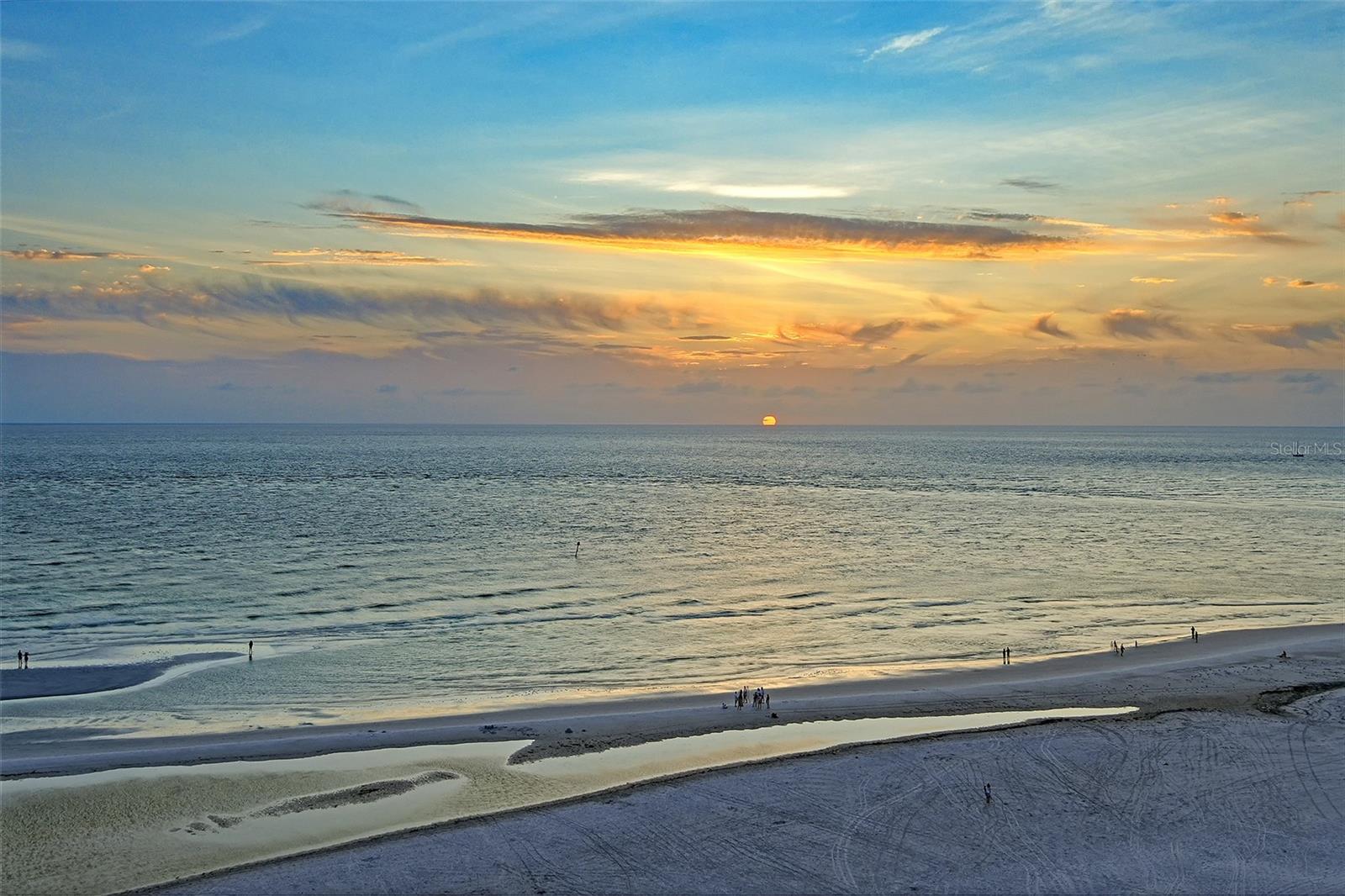 Image 19 of 73 For 20 Whispering Sands Drive 1201