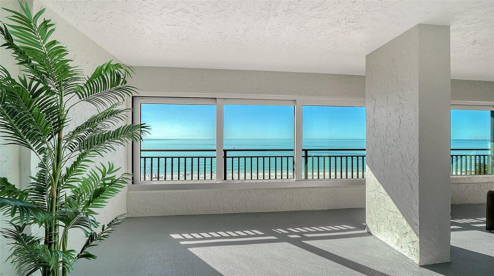 Image 36 of 73 For 20 Whispering Sands Drive 1201