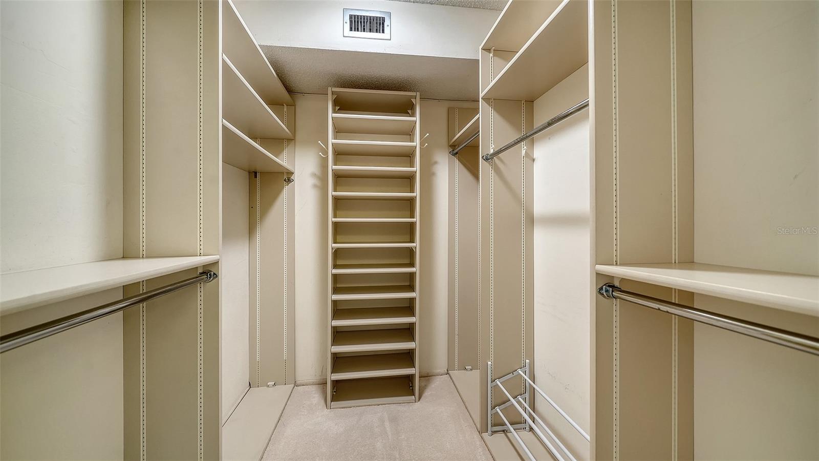 Image 39 of 73 For 20 Whispering Sands Drive 1201