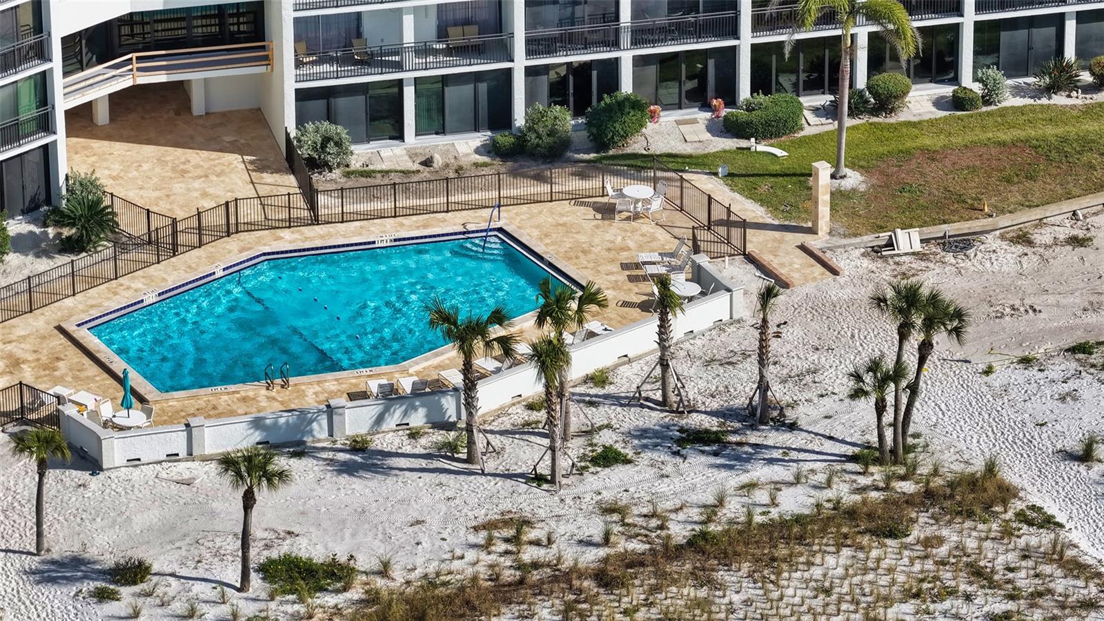 Image 47 of 73 For 20 Whispering Sands Drive 1201