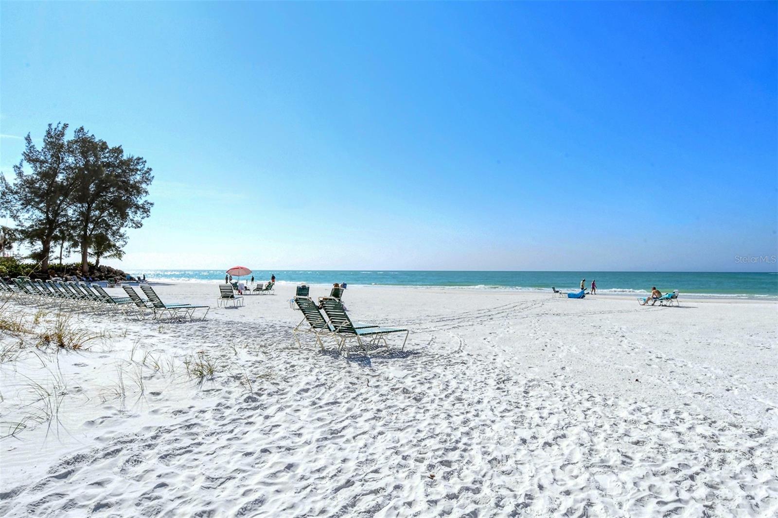 Image 49 of 73 For 20 Whispering Sands Drive 1201