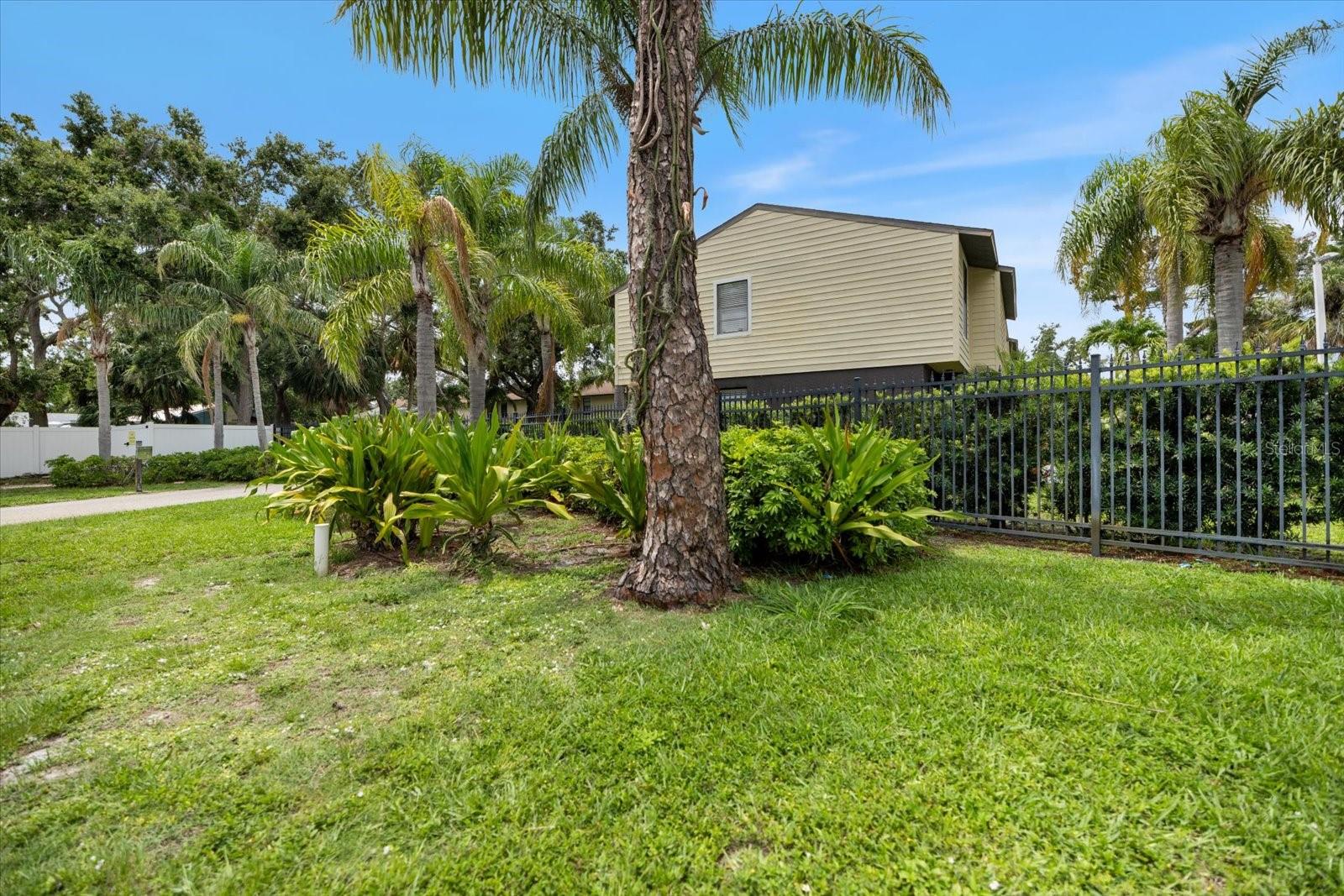 Image 19 of 26 For 960 Highland Street B2