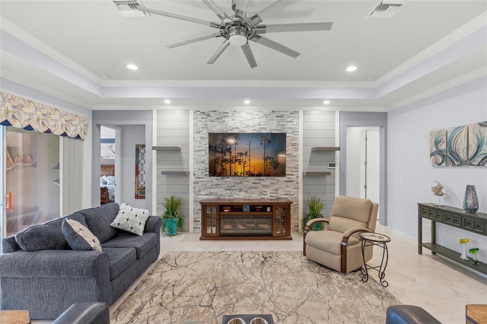 Image 14 of 76 For 5604 Morning Sun Drive