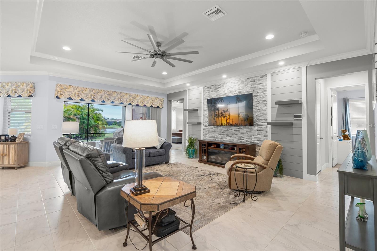 Image 17 of 76 For 5604 Morning Sun Drive