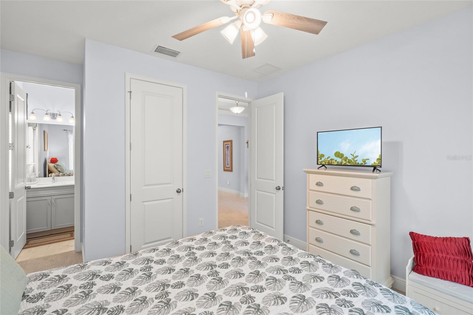 Image 31 of 76 For 5604 Morning Sun Drive