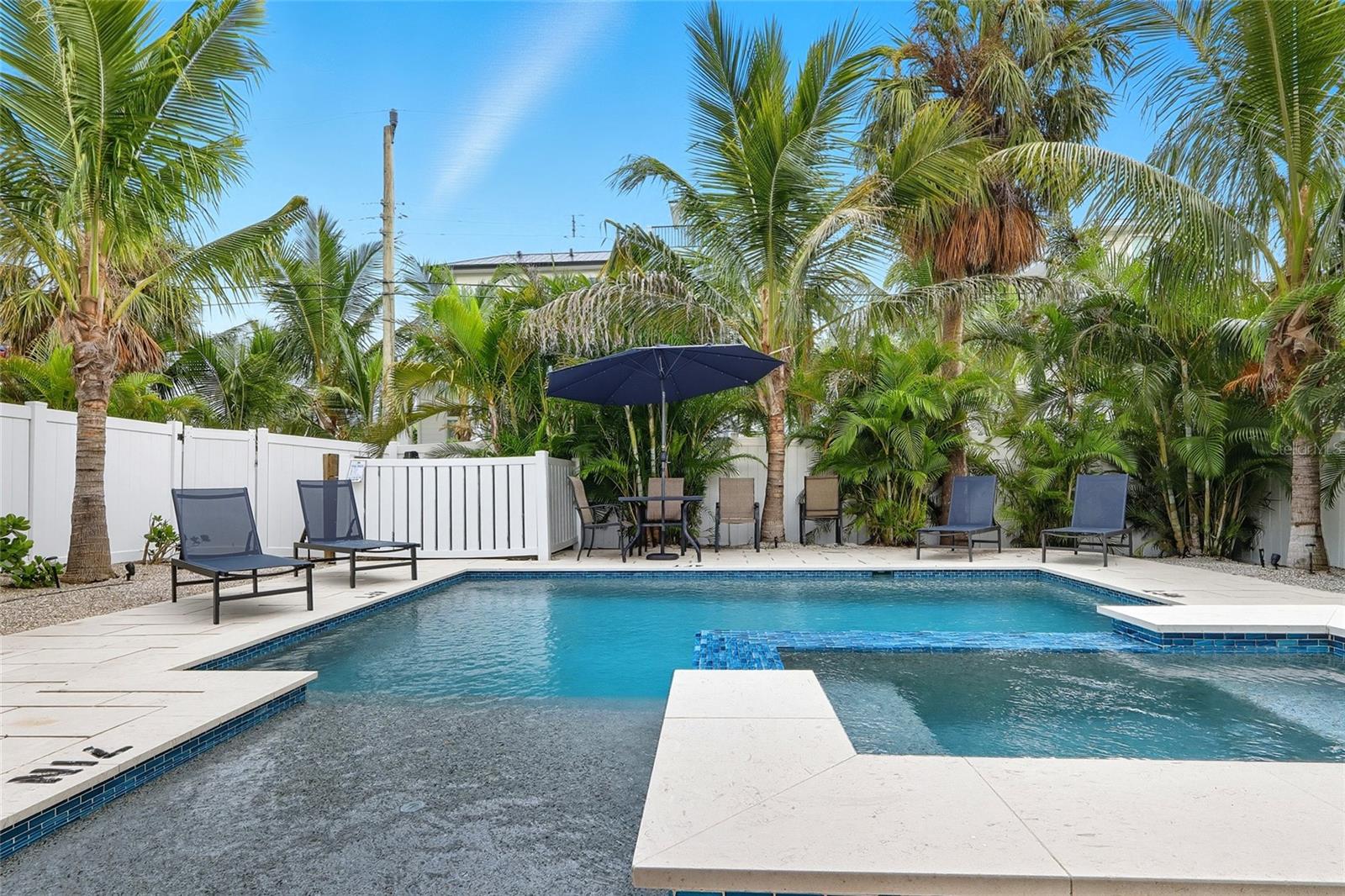 Image 2 of 30 For 3016 Gulf Drive