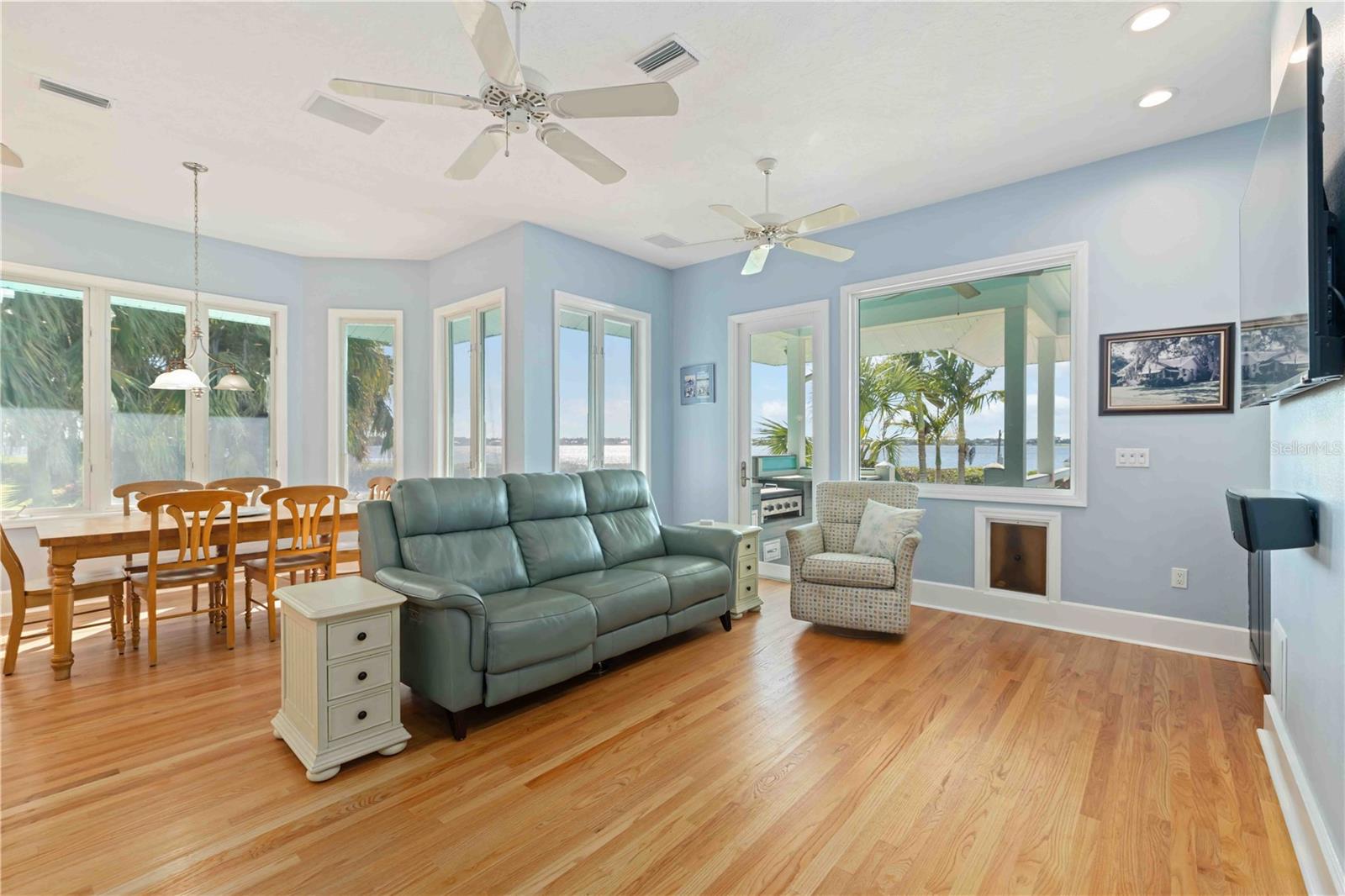 Image 13 of 73 For 2207 5th Street W