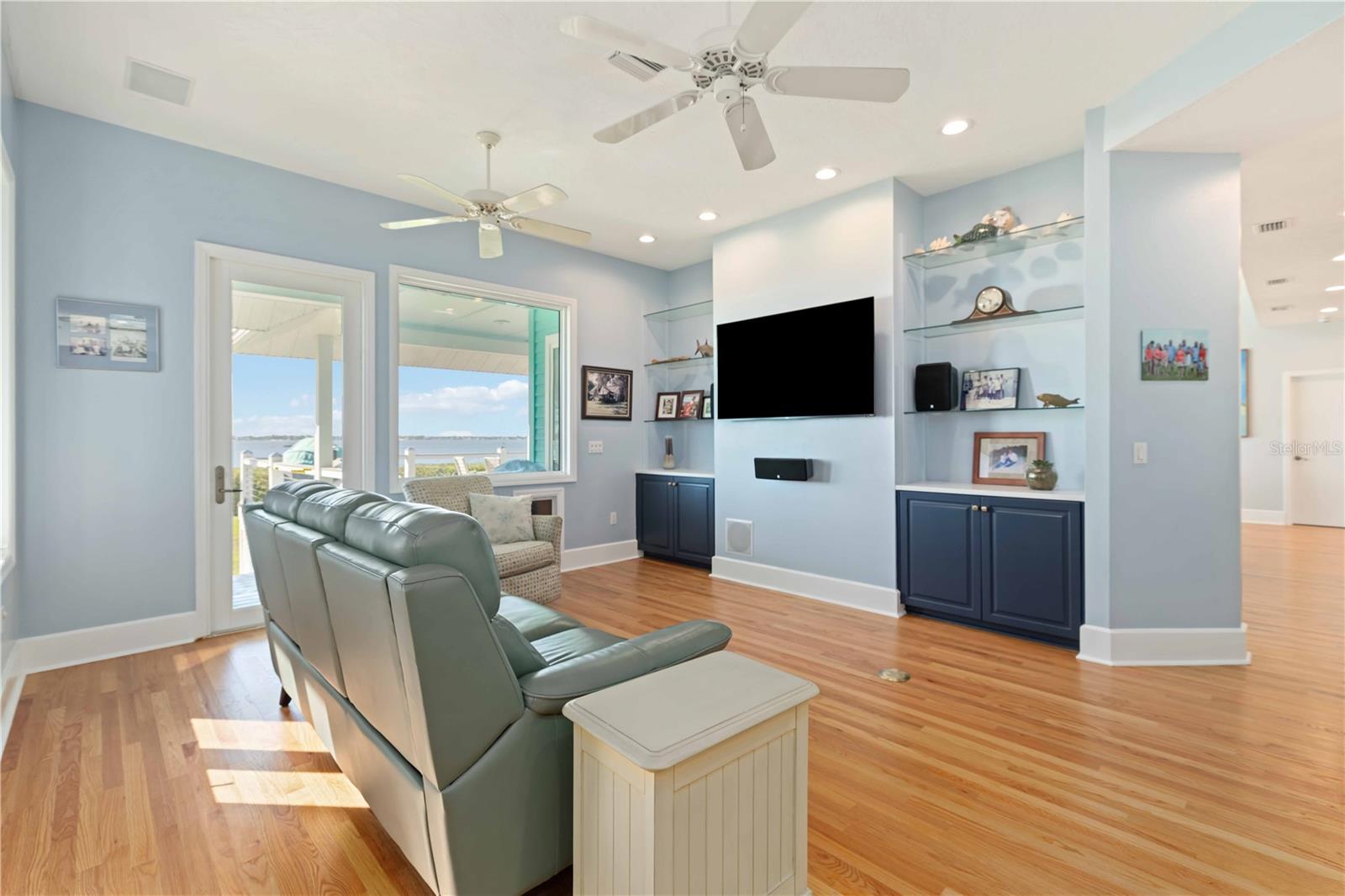 Image 15 of 73 For 2207 5th Street W