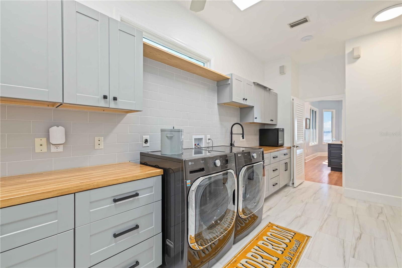 Image 24 of 73 For 2207 5th Street W