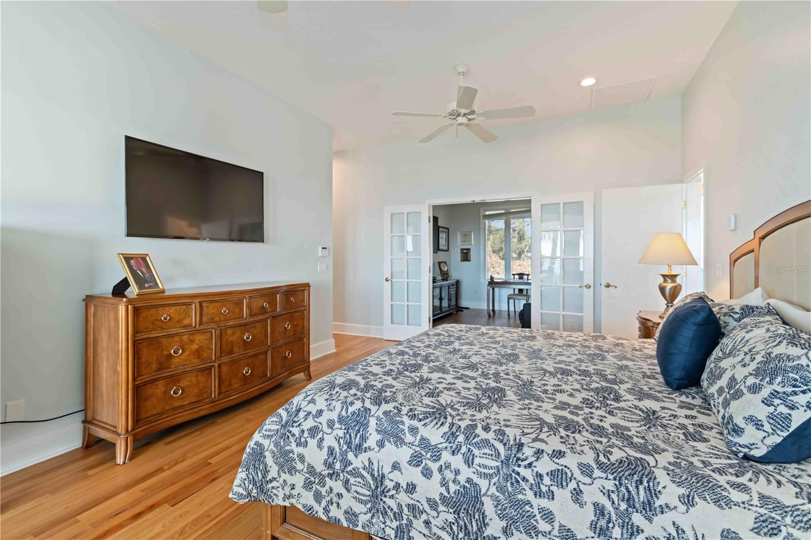 Image 29 of 73 For 2207 5th Street W