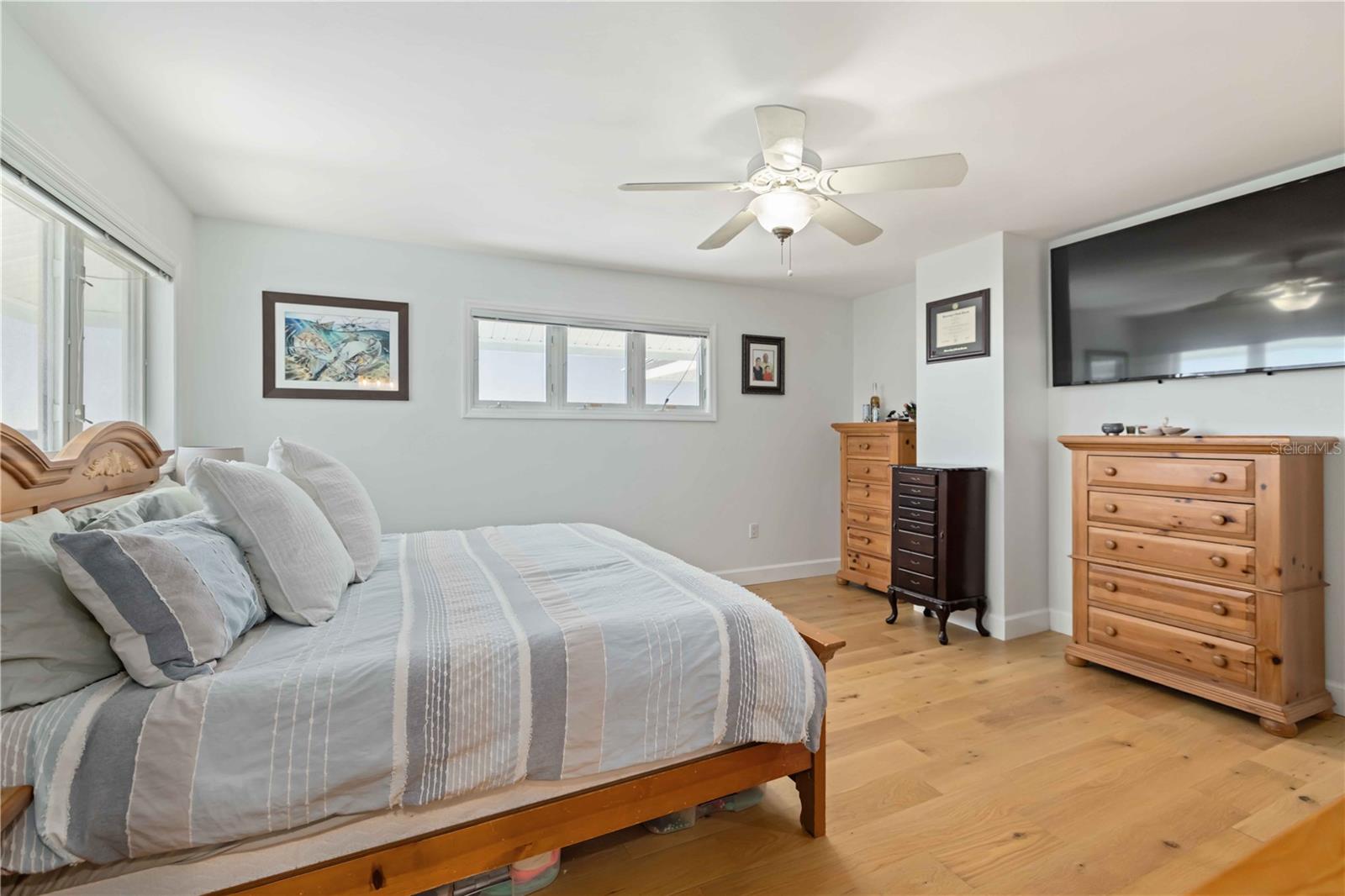 Image 37 of 73 For 2207 5th Street W