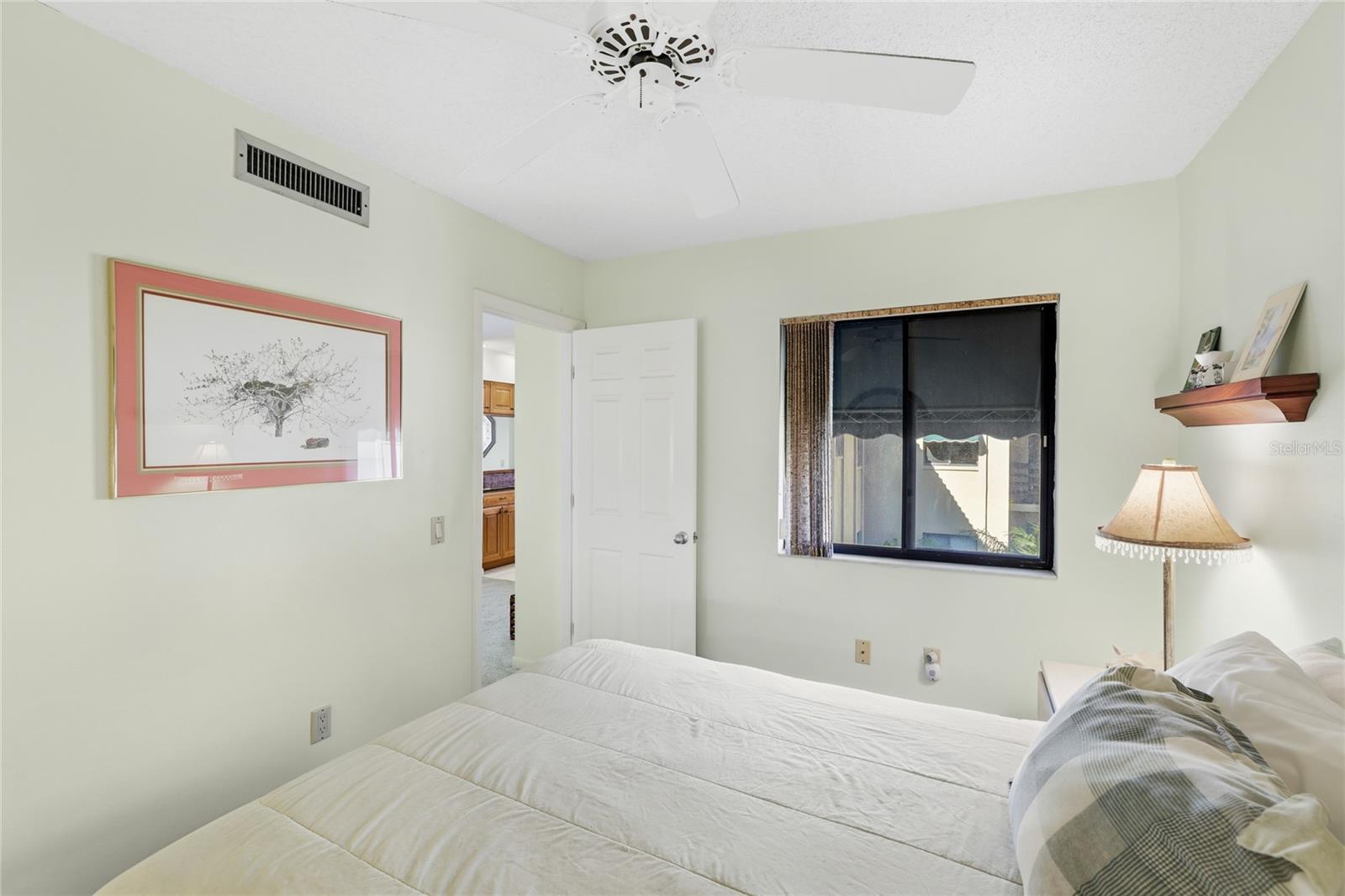 Image 23 of 29 For 5635 Ashton Lake Drive 4