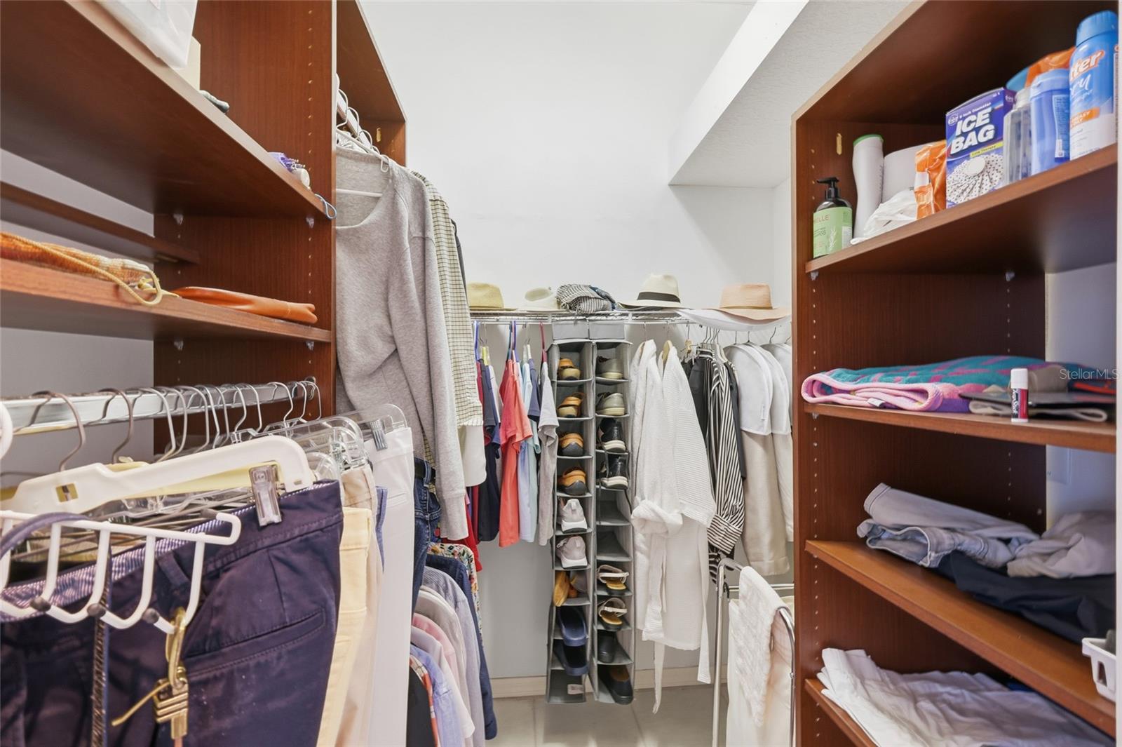 Image 27 of 71 For 7105 Kensington Court