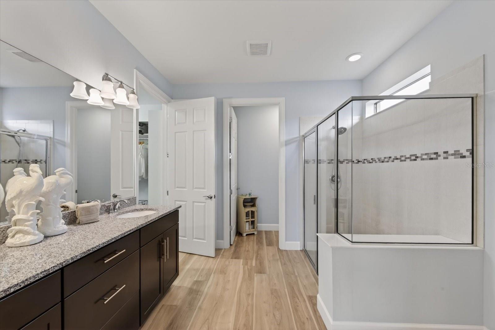 Image 27 of 96 For 16915 Loudon Place