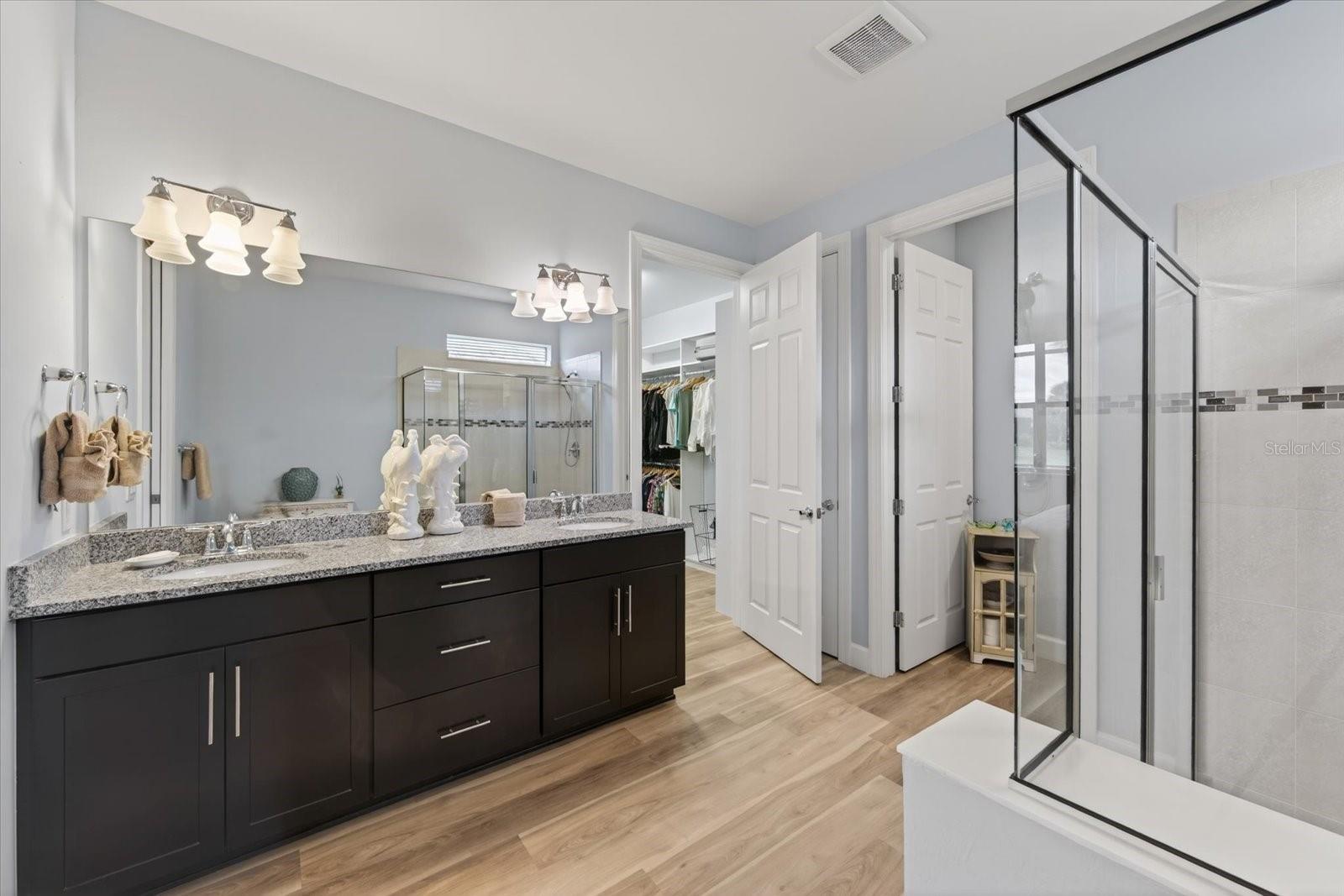 Image 28 of 96 For 16915 Loudon Place