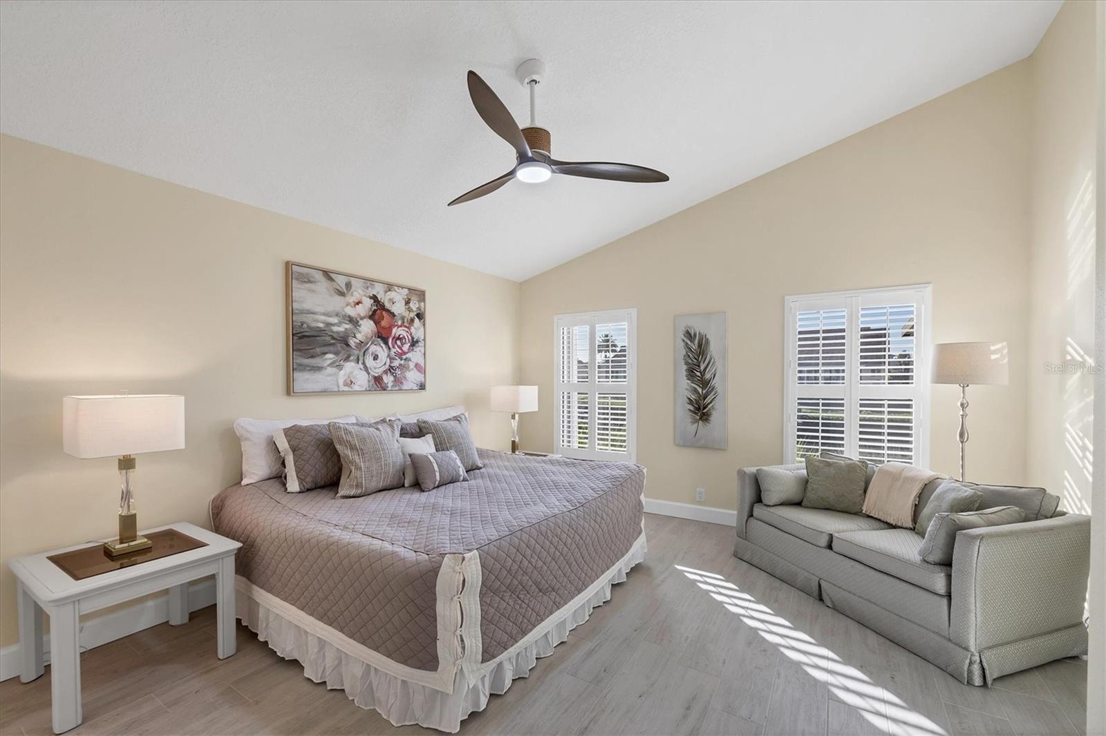 Image 14 of 59 For 139 Inlets Boulevard 139