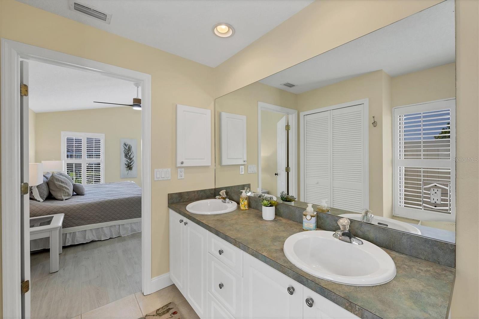 Image 16 of 59 For 139 Inlets Boulevard 139