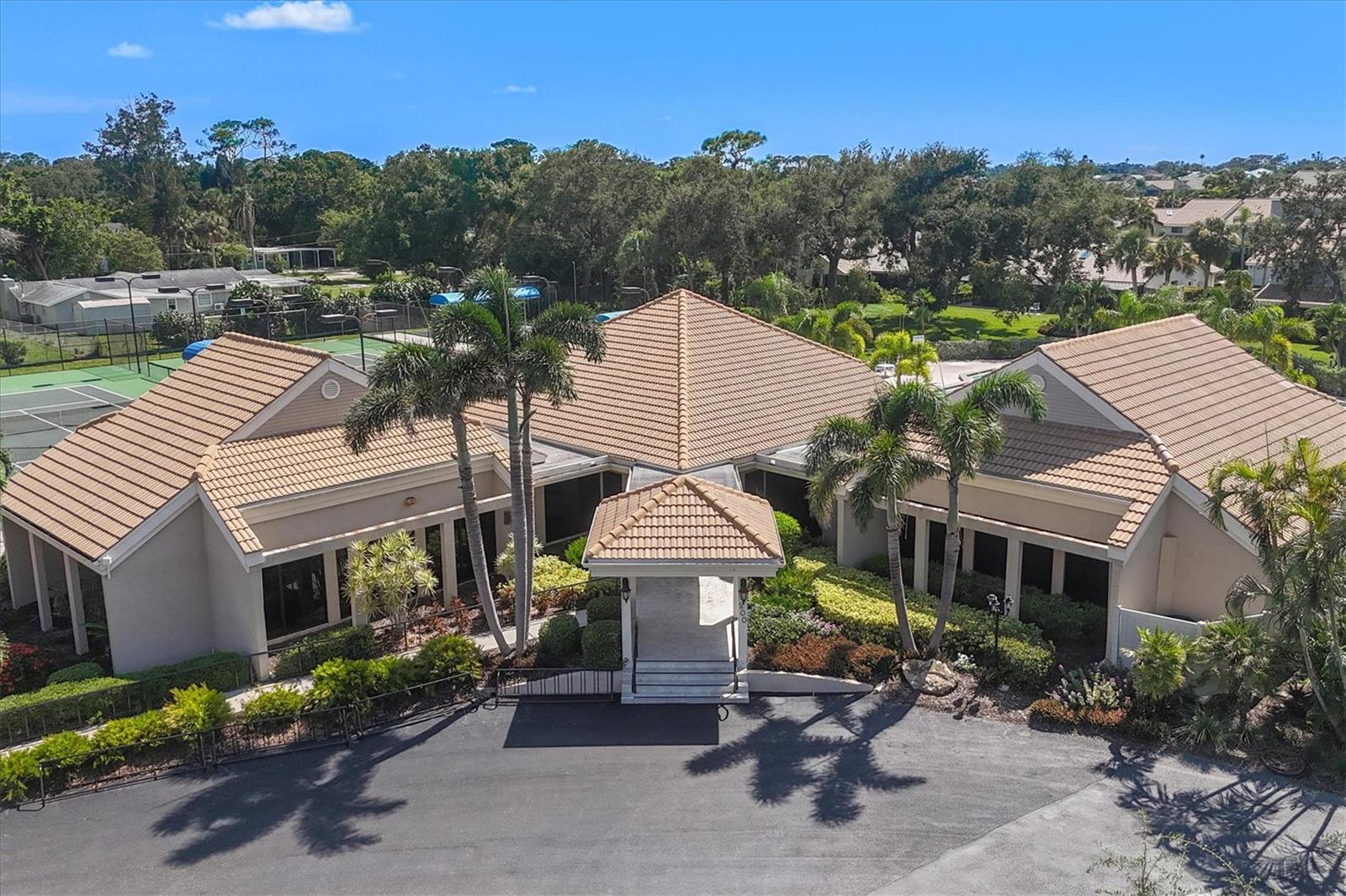 Image 27 of 59 For 139 Inlets Boulevard 139