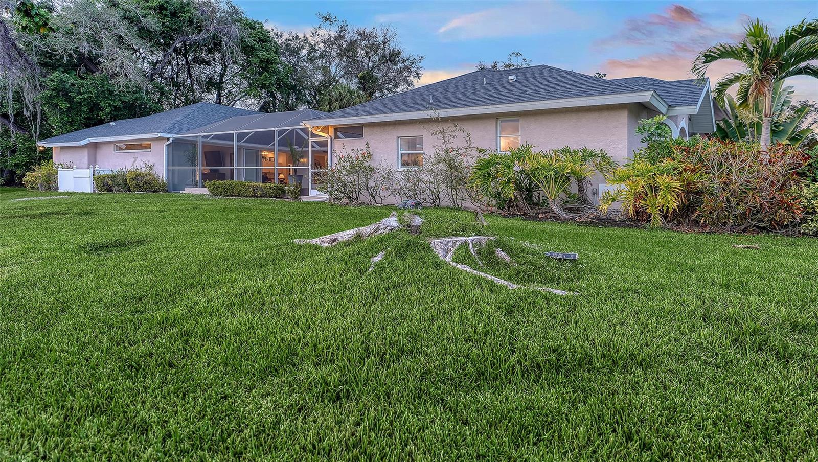 Image 11 of 100 For 8117 Misty Oaks Boulevard