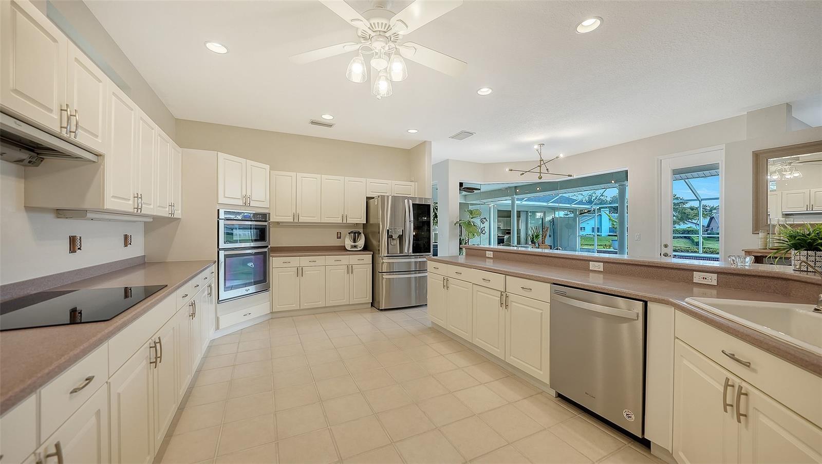 Image 31 of 100 For 8117 Misty Oaks Boulevard