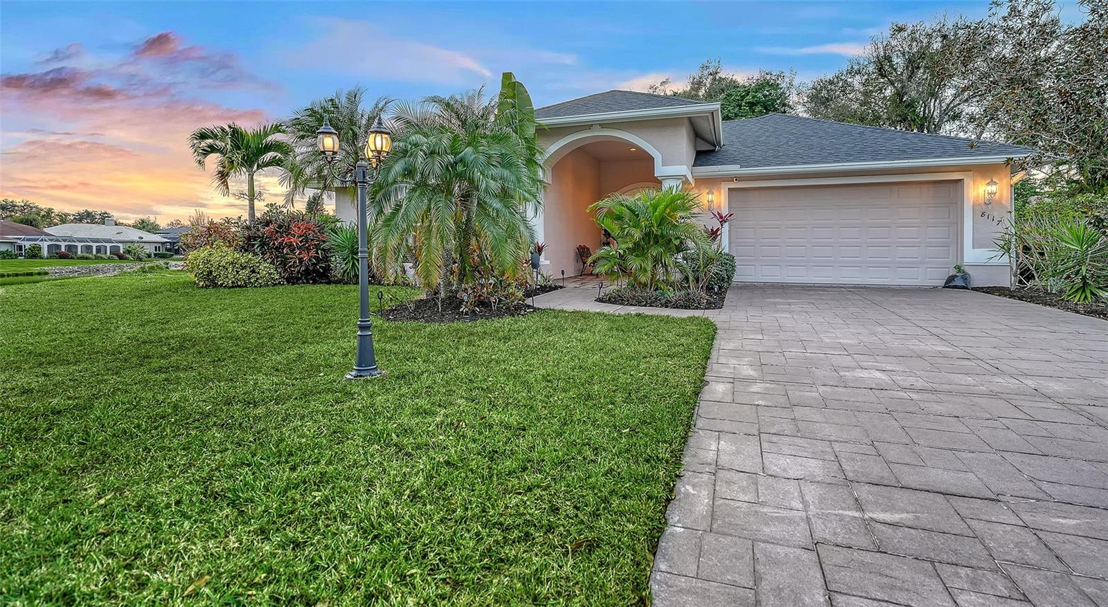 Image 6 of 100 For 8117 Misty Oaks Boulevard