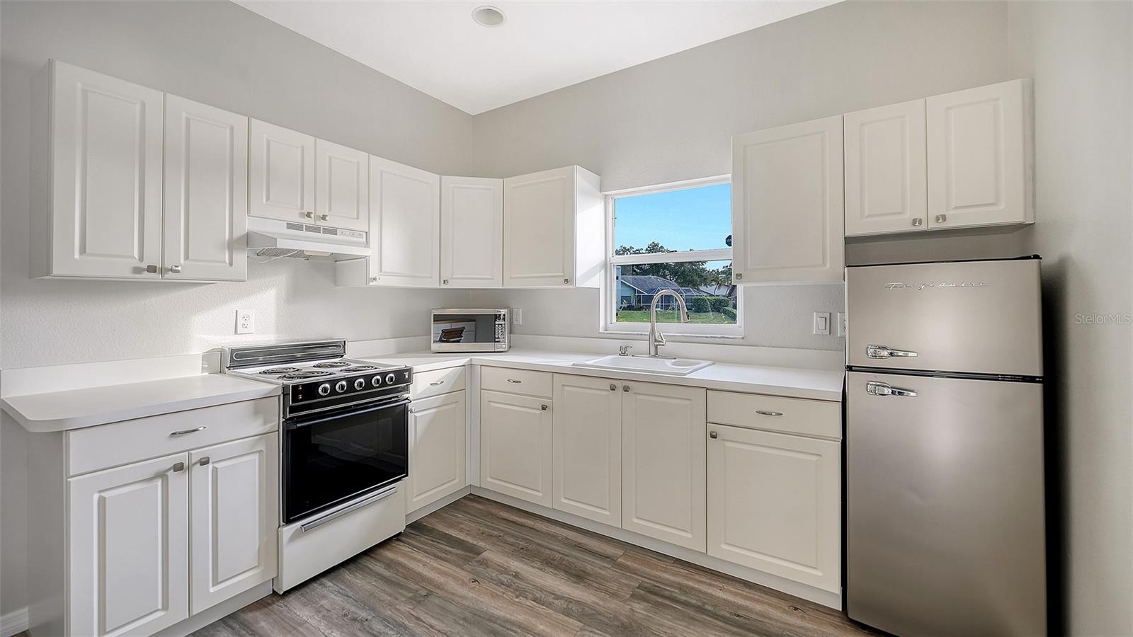 Image 85 of 100 For 8117 Misty Oaks Boulevard