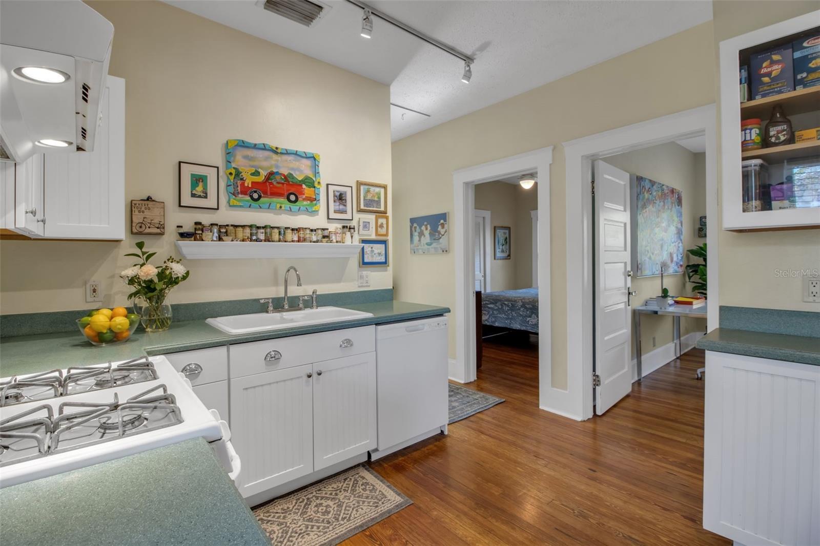 Image 18 of 53 For 1628 7th Street