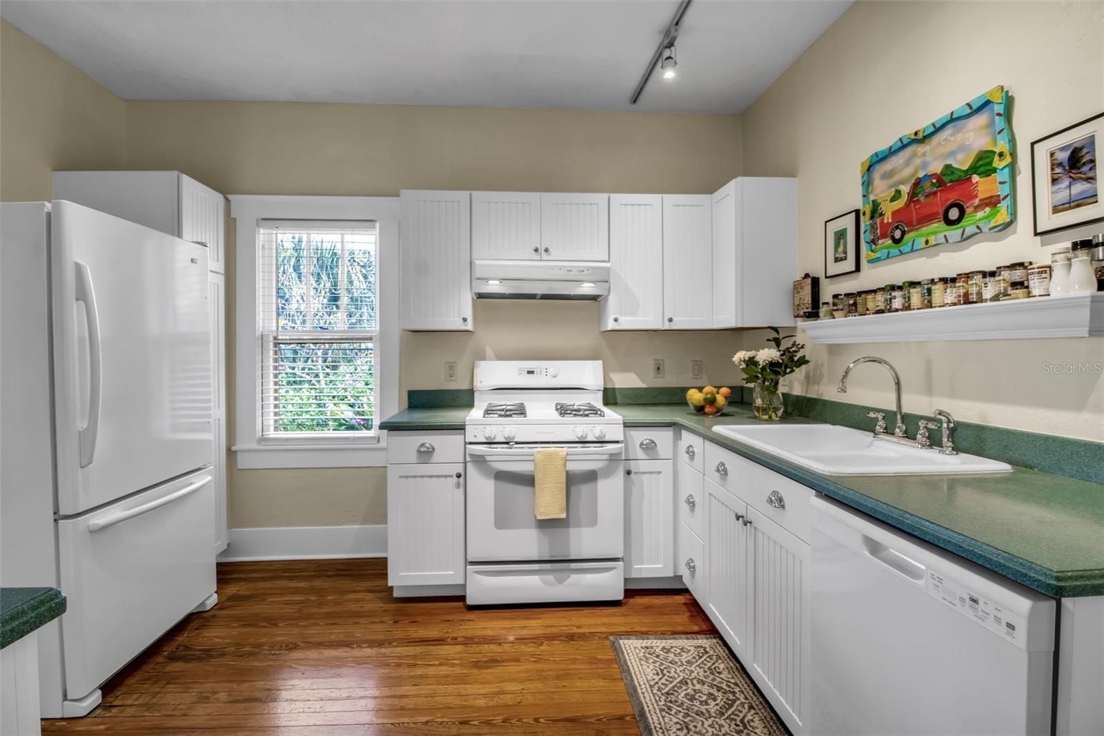 Image 20 of 53 For 1628 7th Street