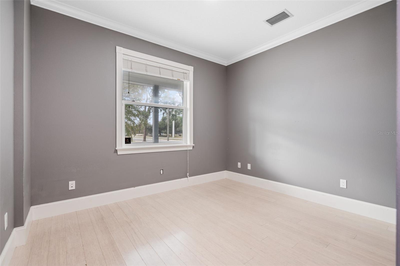 Image 10 of 36 For 2405 Valentine Street