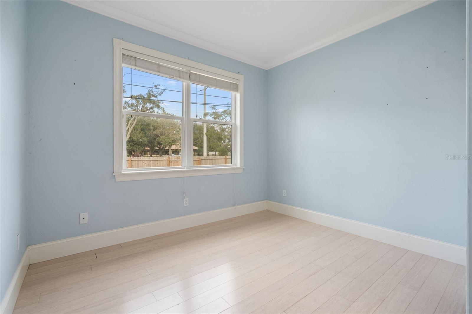 Image 12 of 36 For 2405 Valentine Street