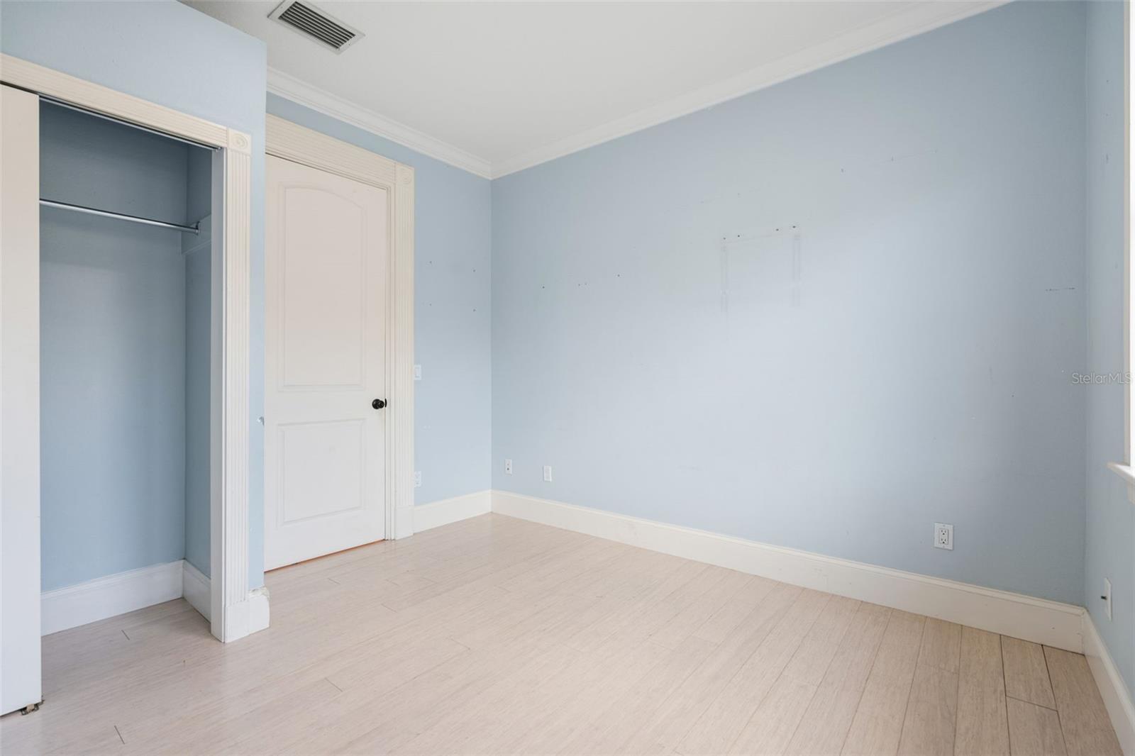 Image 13 of 36 For 2405 Valentine Street