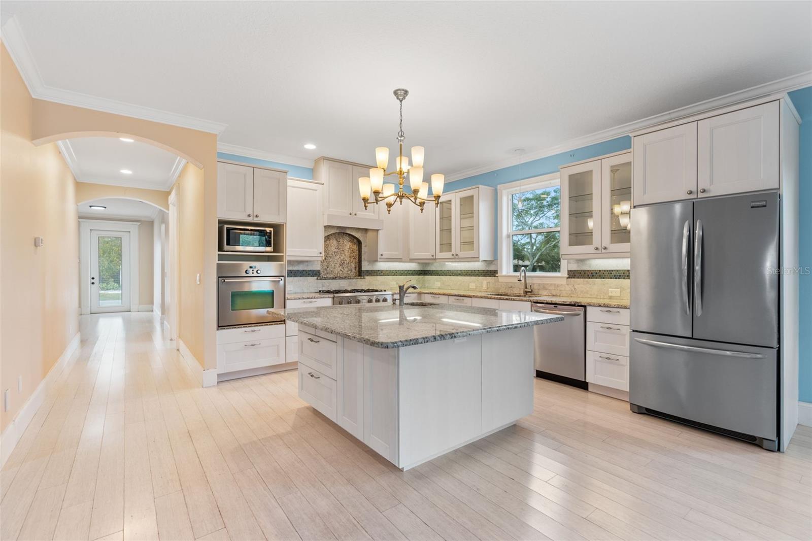 Image 15 of 36 For 2405 Valentine Street