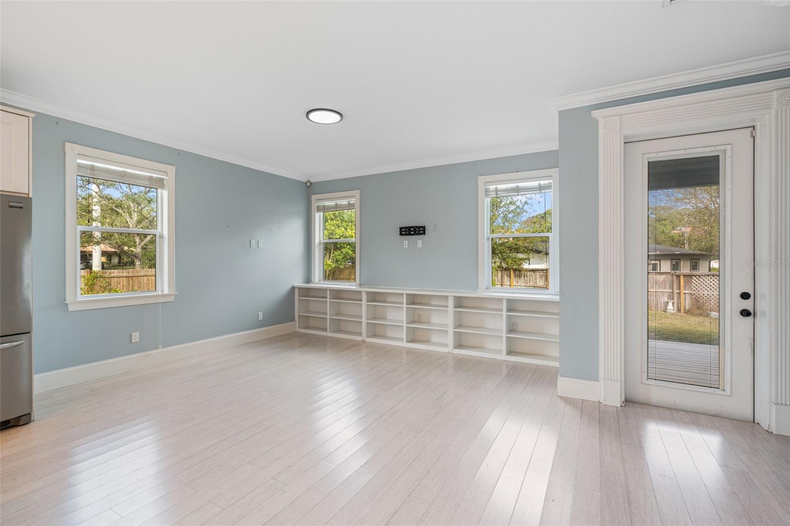 Image 20 of 36 For 2405 Valentine Street