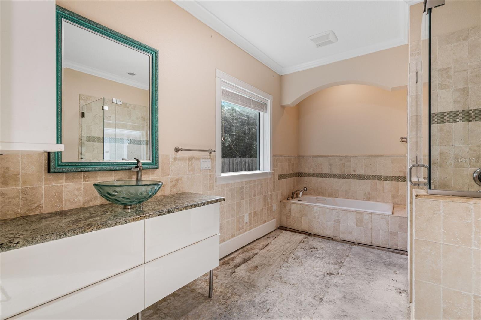 Image 25 of 36 For 2405 Valentine Street