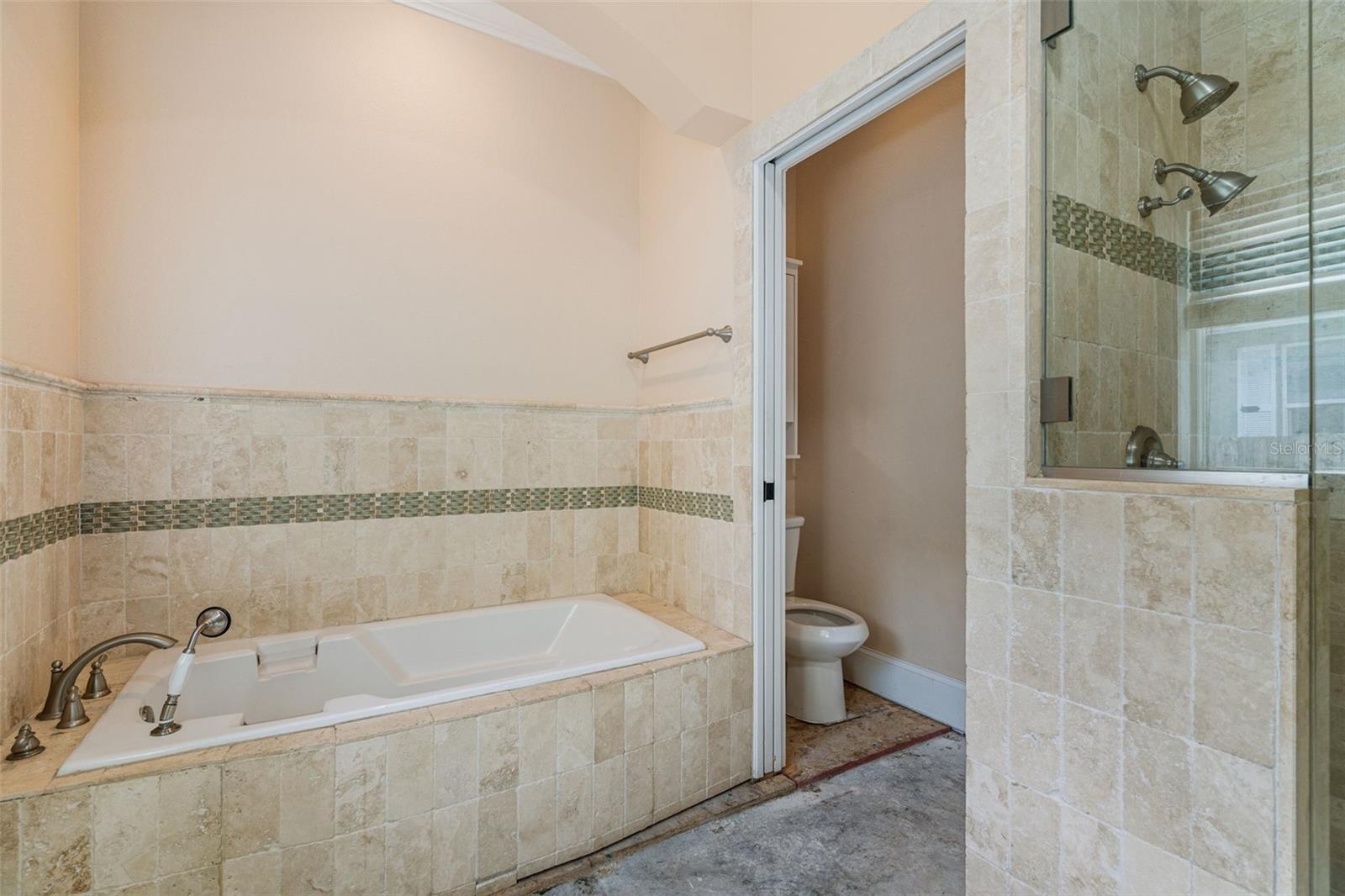 Image 26 of 36 For 2405 Valentine Street