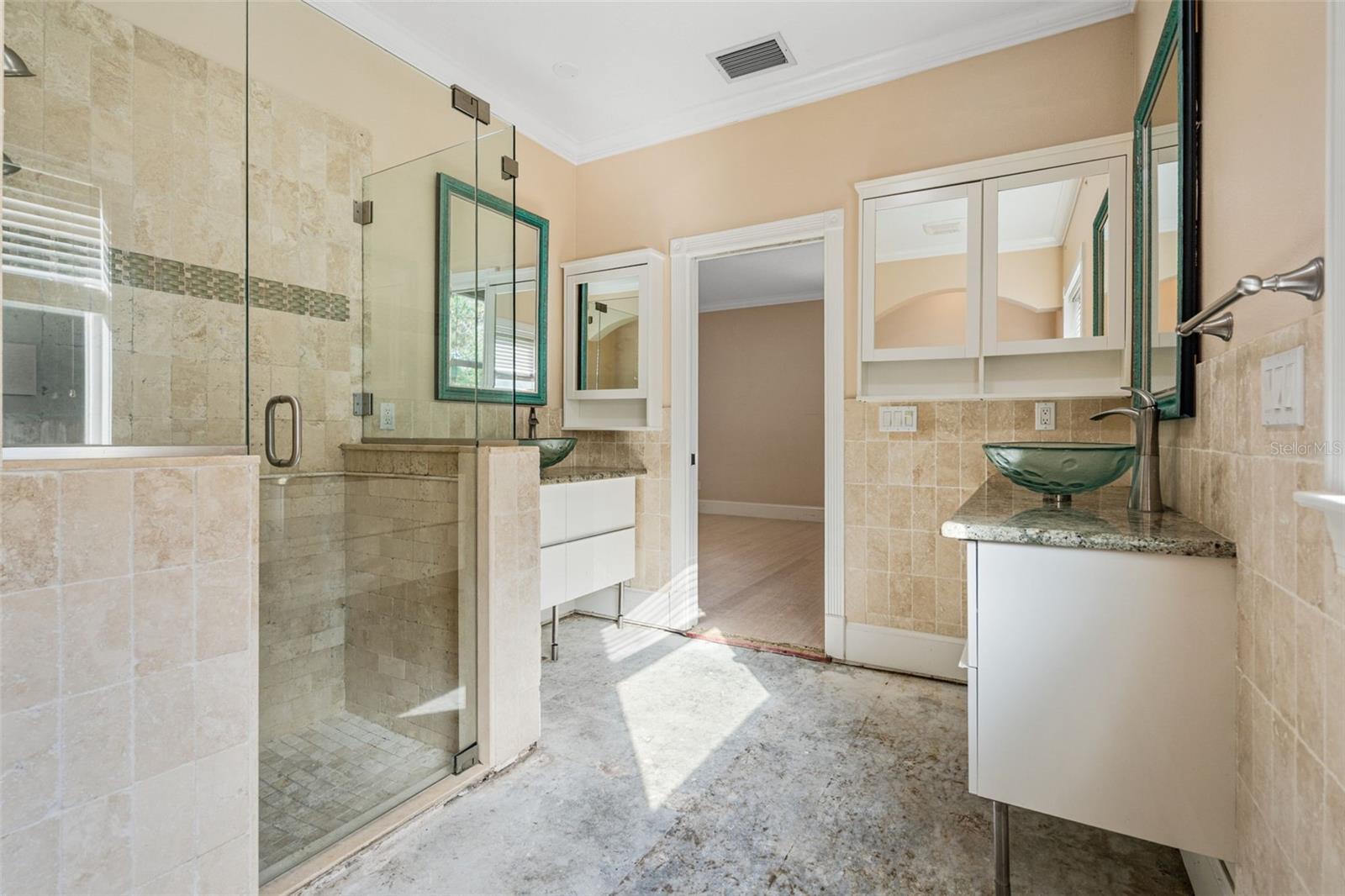 Image 27 of 36 For 2405 Valentine Street