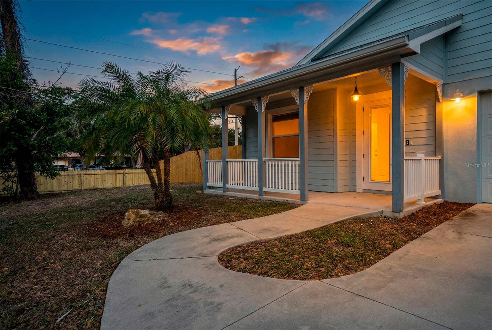 Image 5 of 36 For 2405 Valentine Street