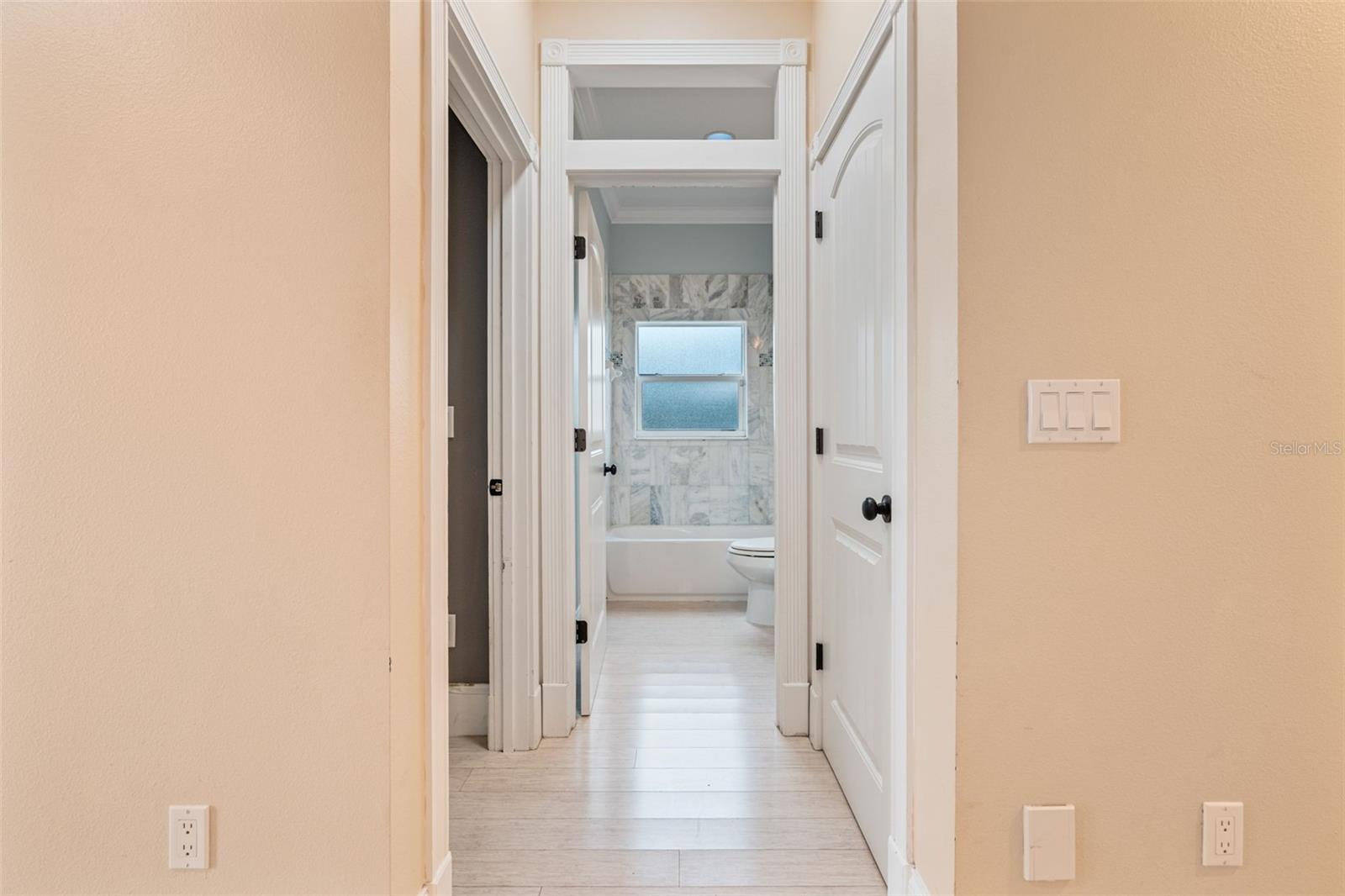 Image 8 of 36 For 2405 Valentine Street