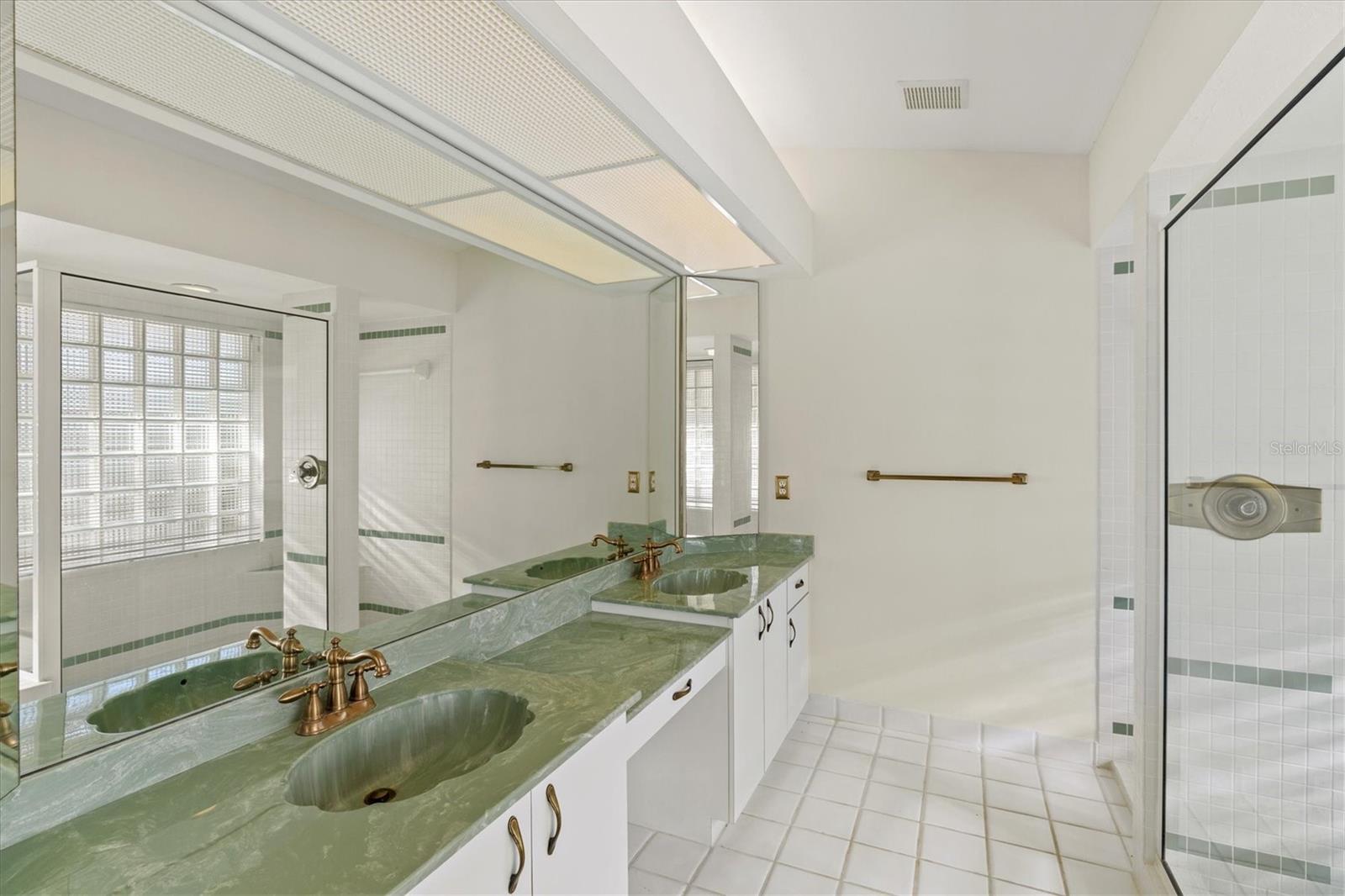 Image 29 of 80 For 1983 White Feather Lane