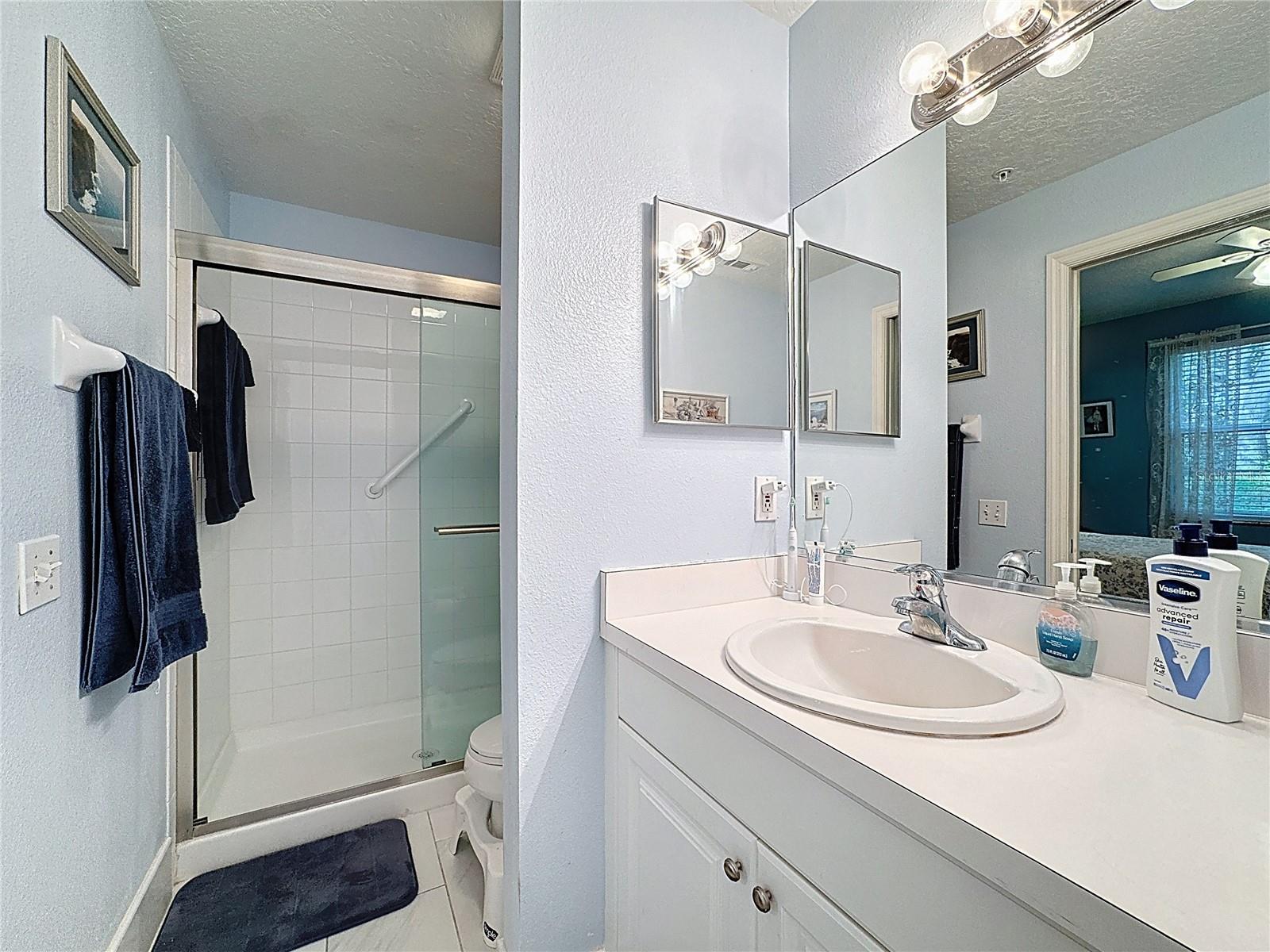 Image 14 of 30 For 8315 Glenrose Way 1414