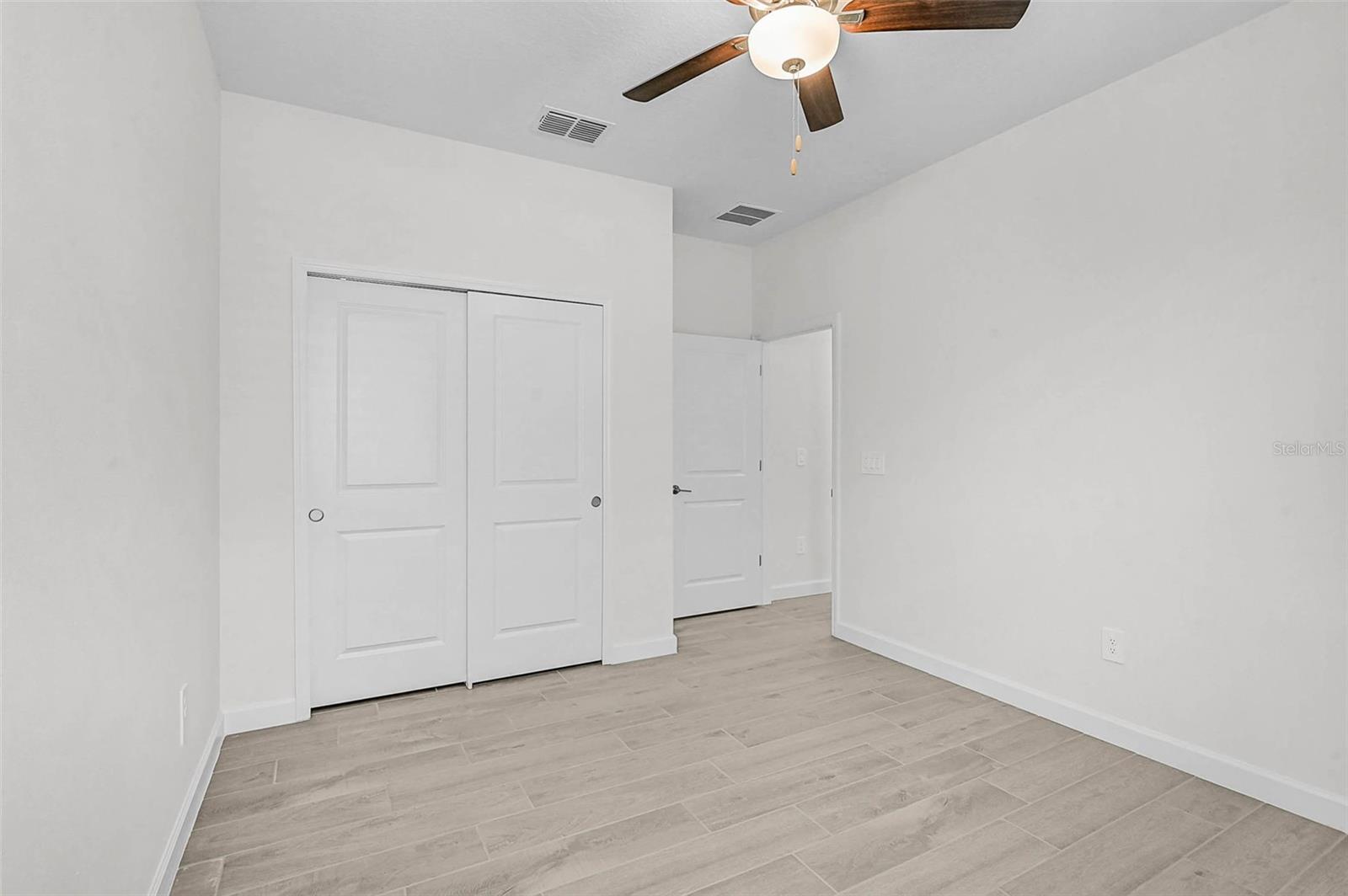 Image 17 of 27 For 11923 Lilac Pearl Lane