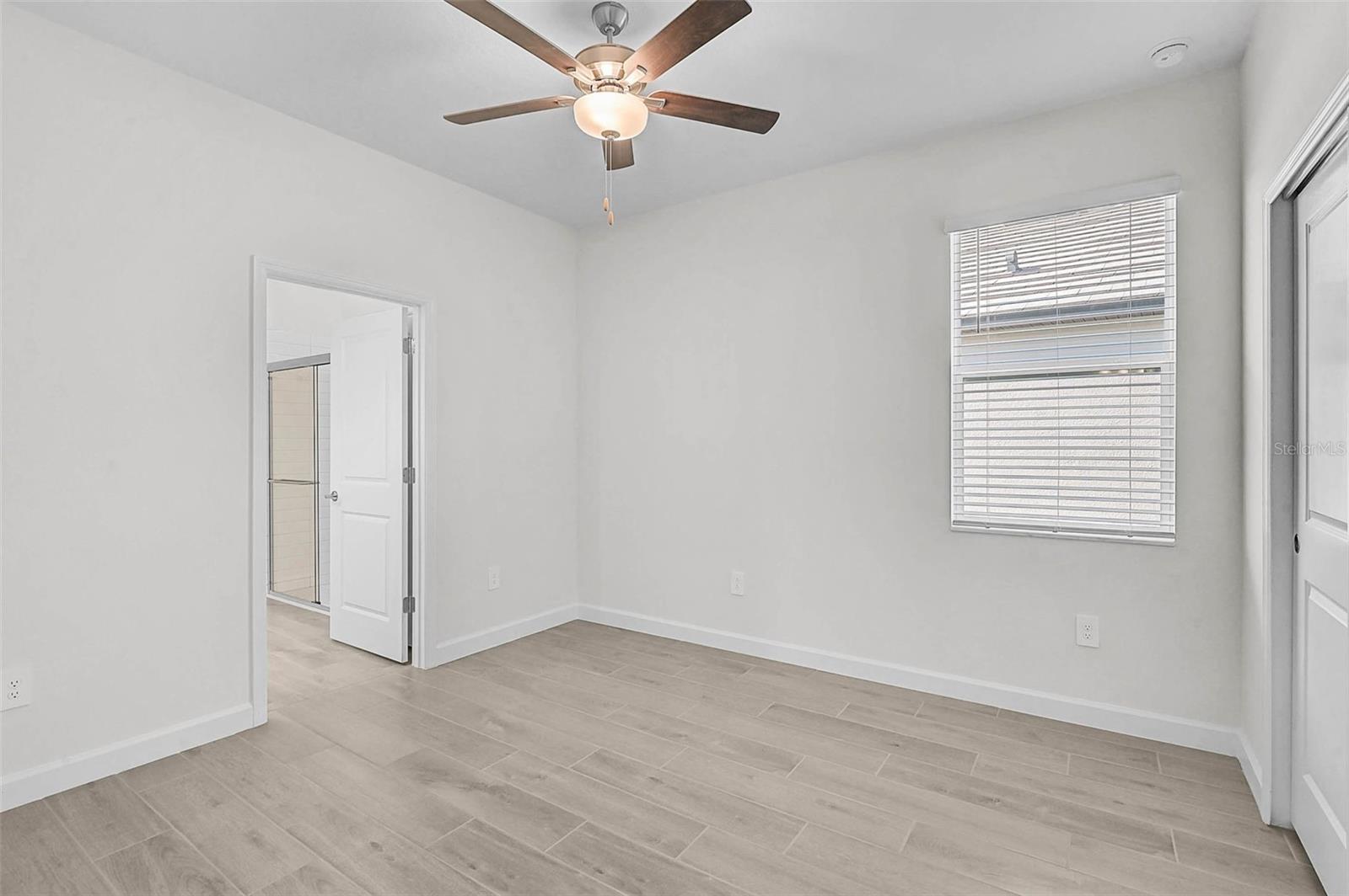 Image 18 of 27 For 11923 Lilac Pearl Lane