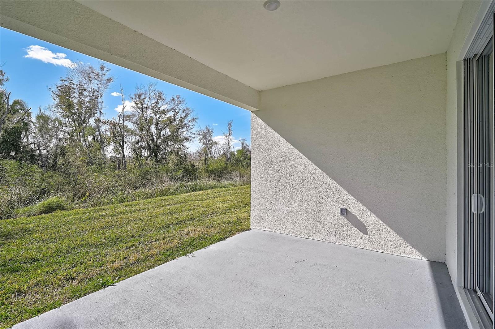 Image 8 of 27 For 11923 Lilac Pearl Lane