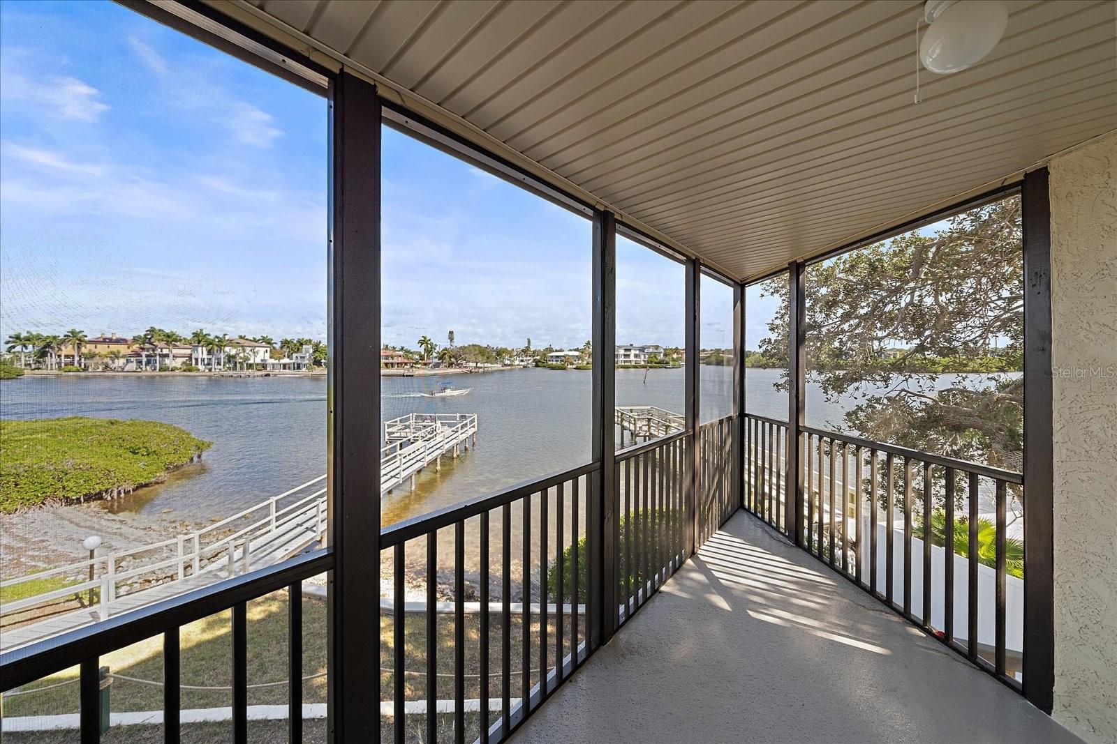 Image 15 of 75 For 6157 Midnight Pass Road B12