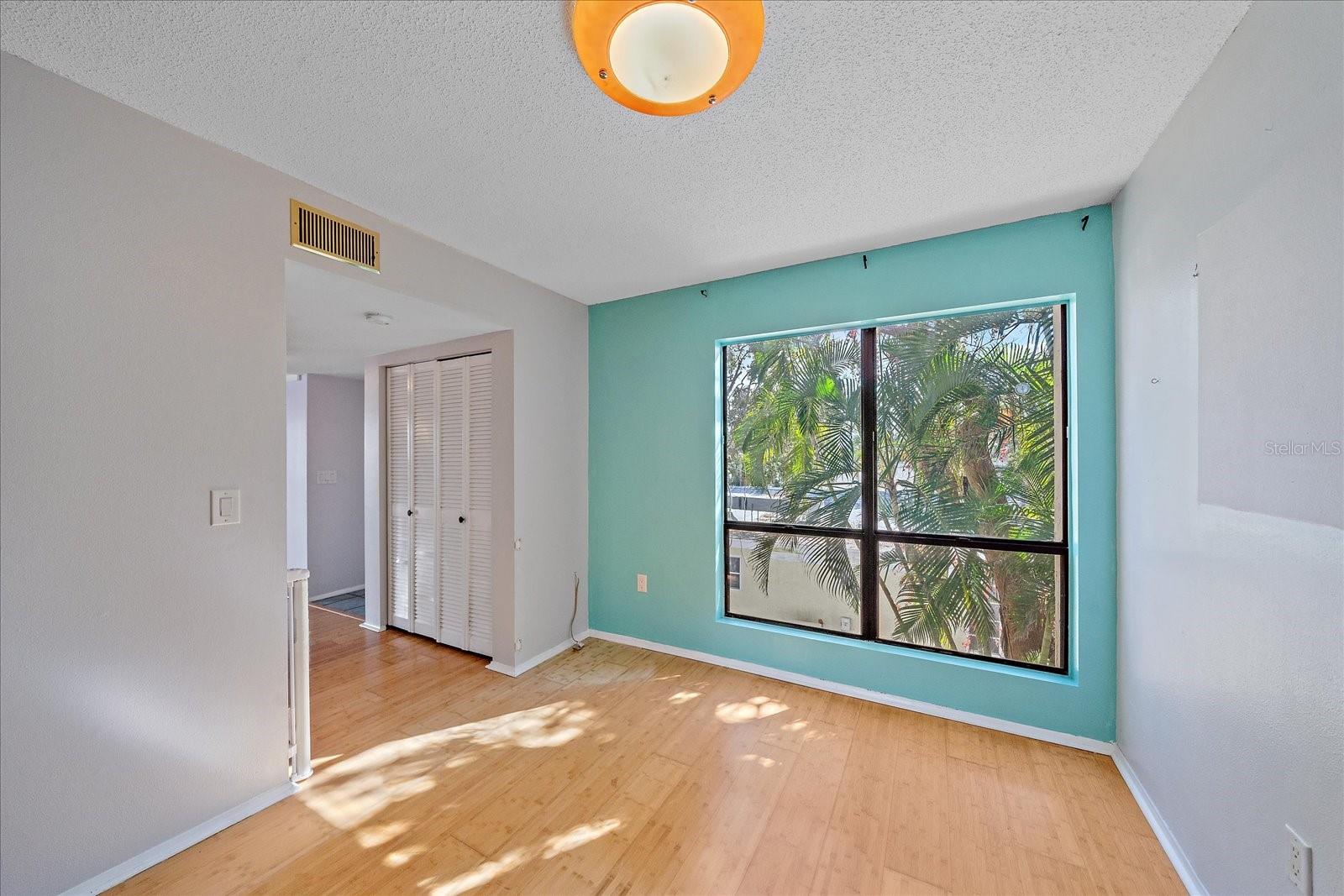 Image 17 of 75 For 6157 Midnight Pass Road B12