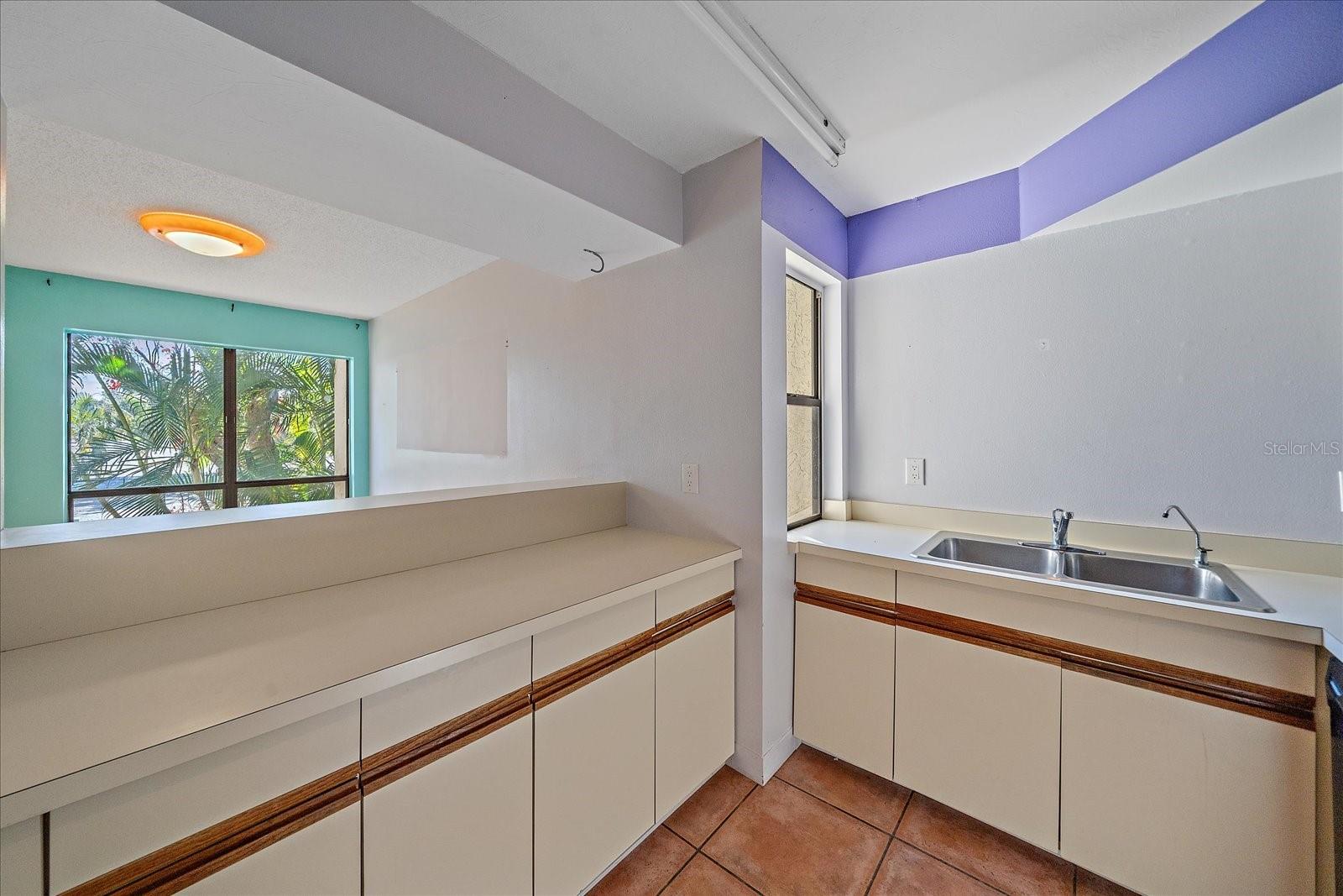 Image 21 of 75 For 6157 Midnight Pass Road B12