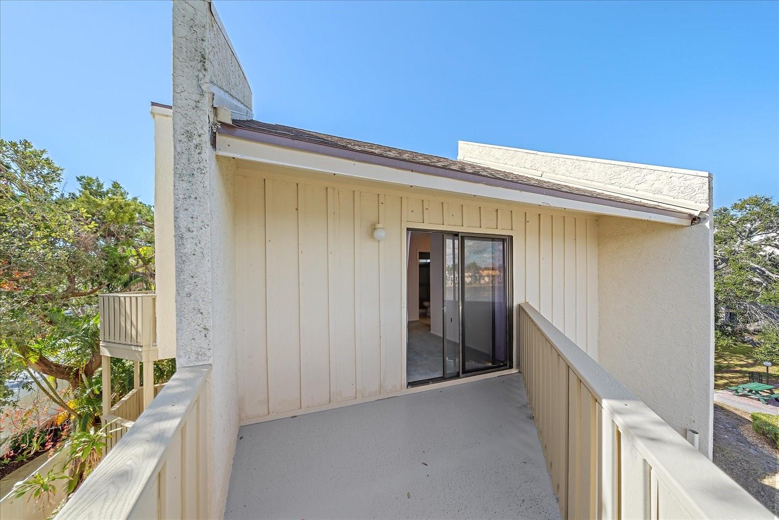 Image 39 of 75 For 6157 Midnight Pass Road B12