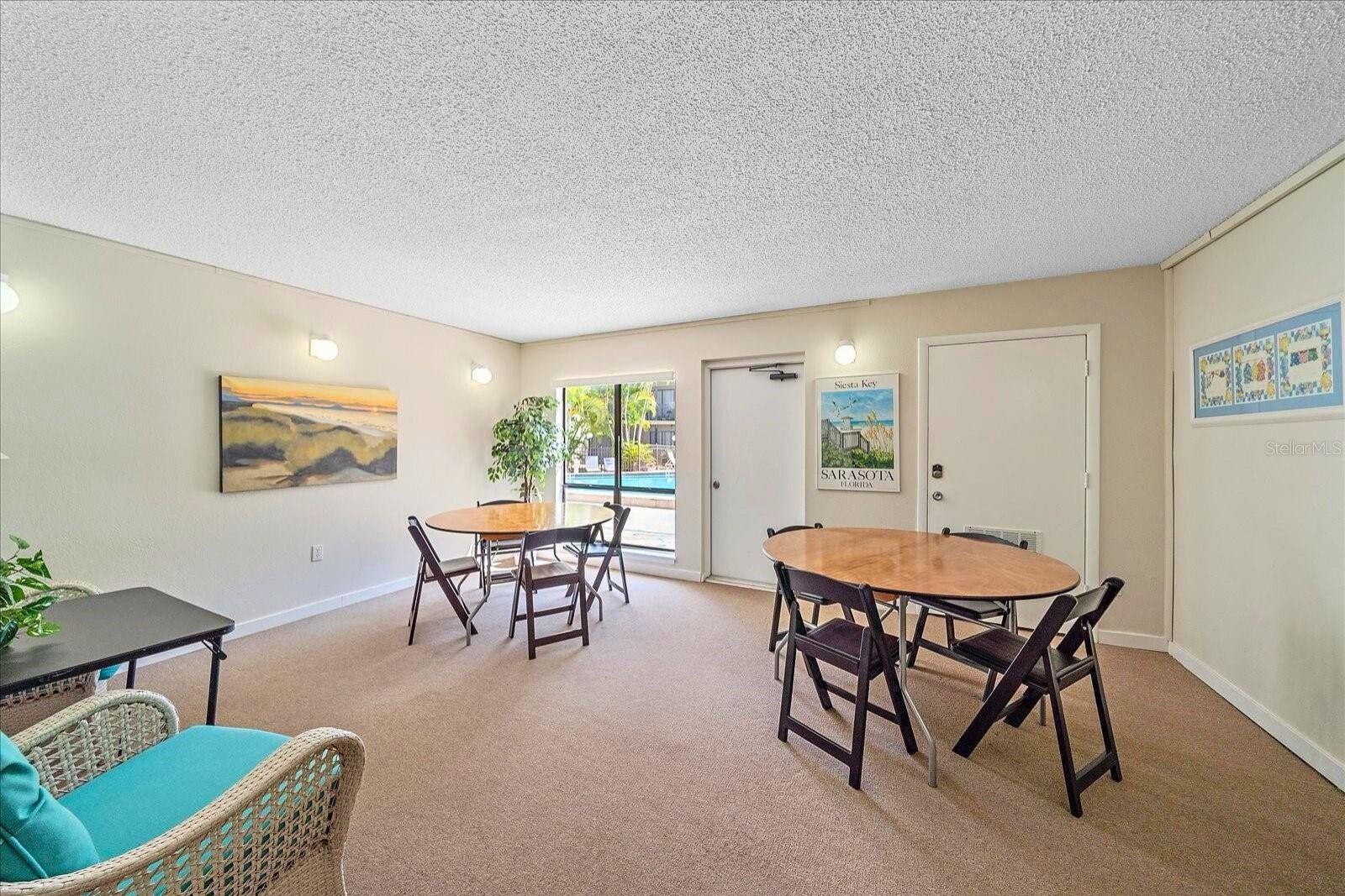 Image 58 of 75 For 6157 Midnight Pass Road B12